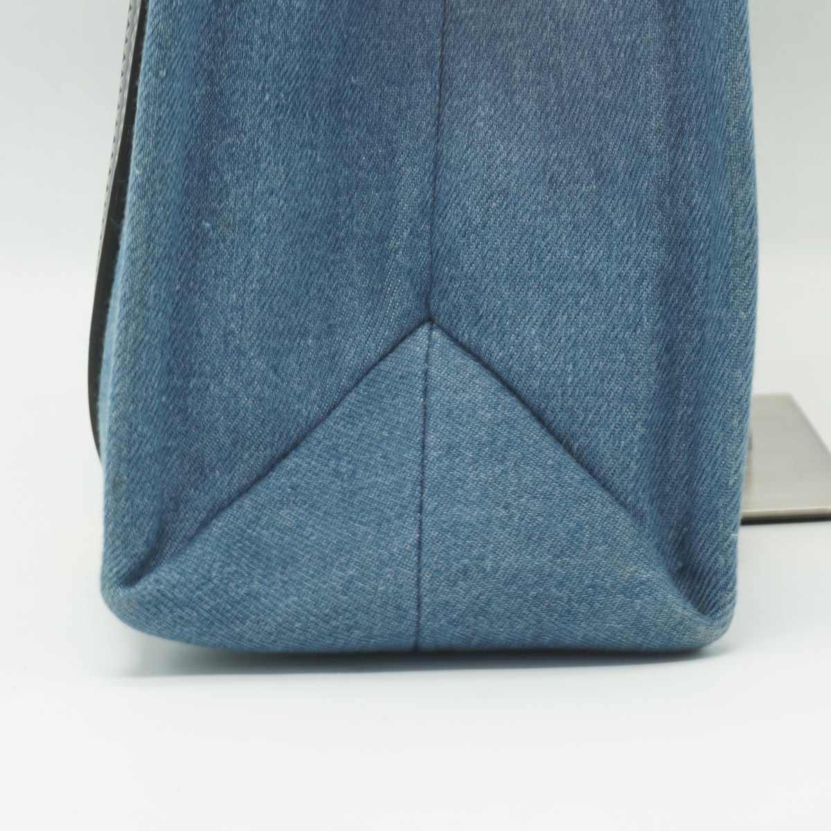 Chloe	Woody Denim Tote Bag Medium