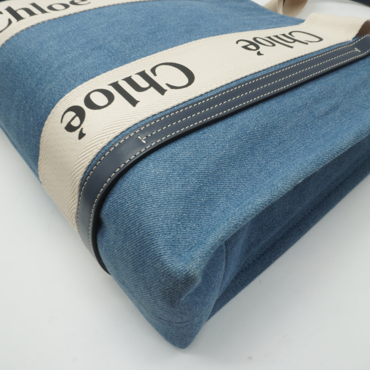 Chloe	Woody Denim Tote Bag Medium