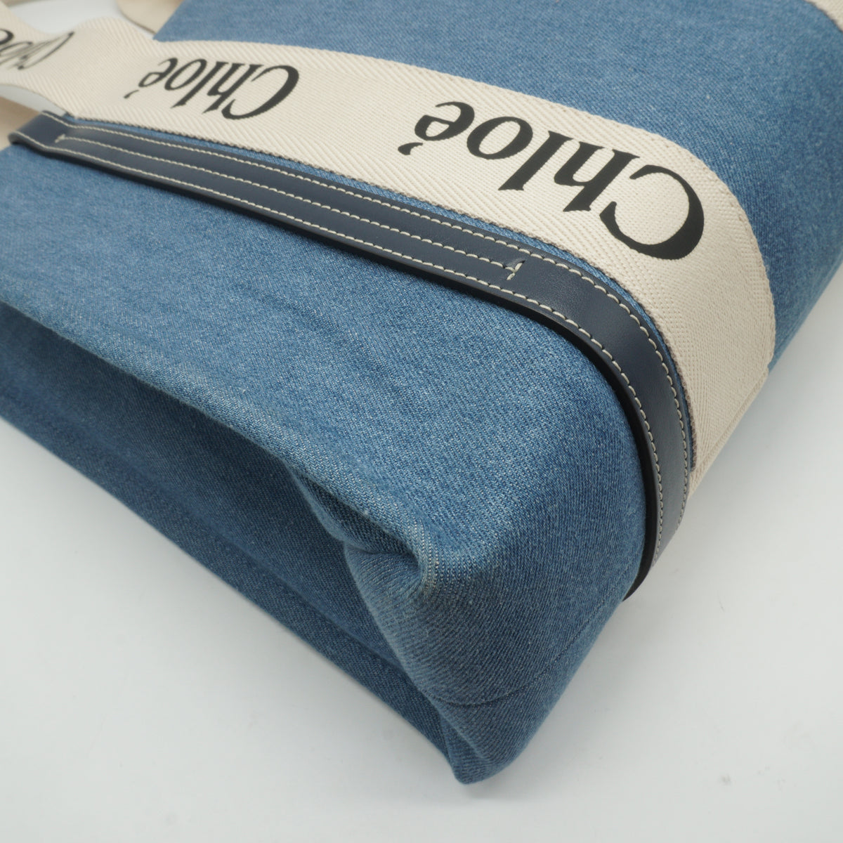 Chloe	Woody Denim Tote Bag Medium