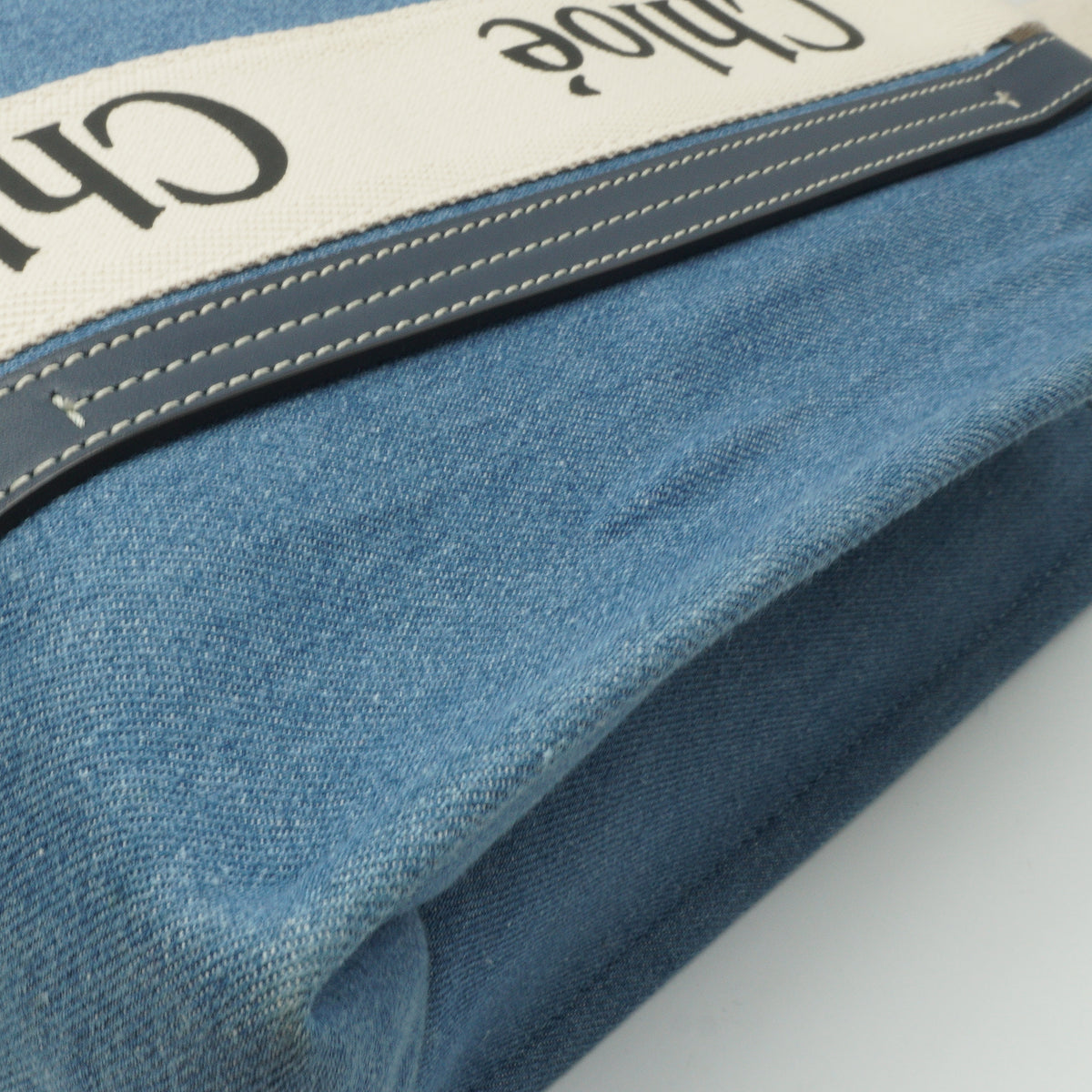 Chloe	Woody Denim Tote Bag Medium