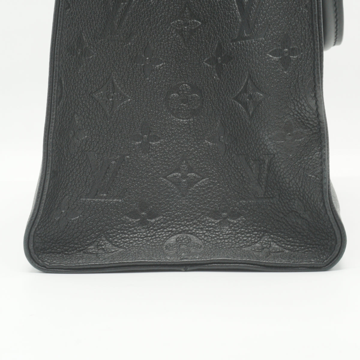 Louis Vuitton	On The Go MM Monogram Empreinte Black GHW