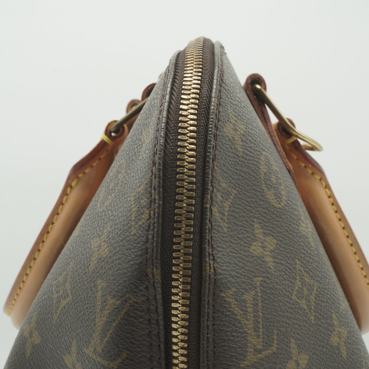 Louis Vuitton	Alma PM handbag Monogram GHW