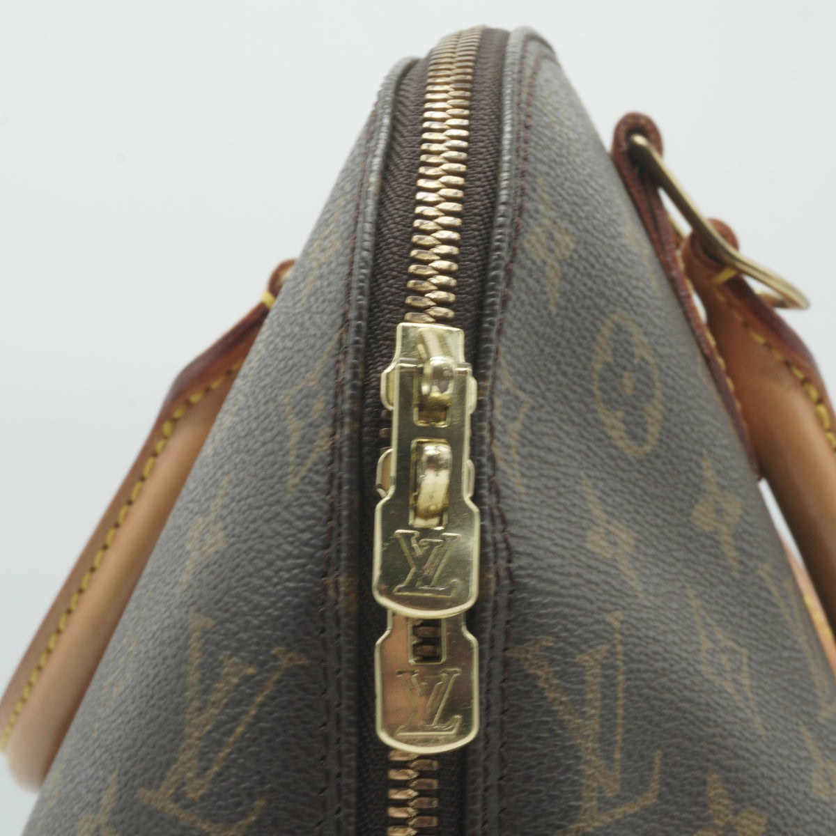 Louis Vuitton	Alma PM handbag Monogram GHW