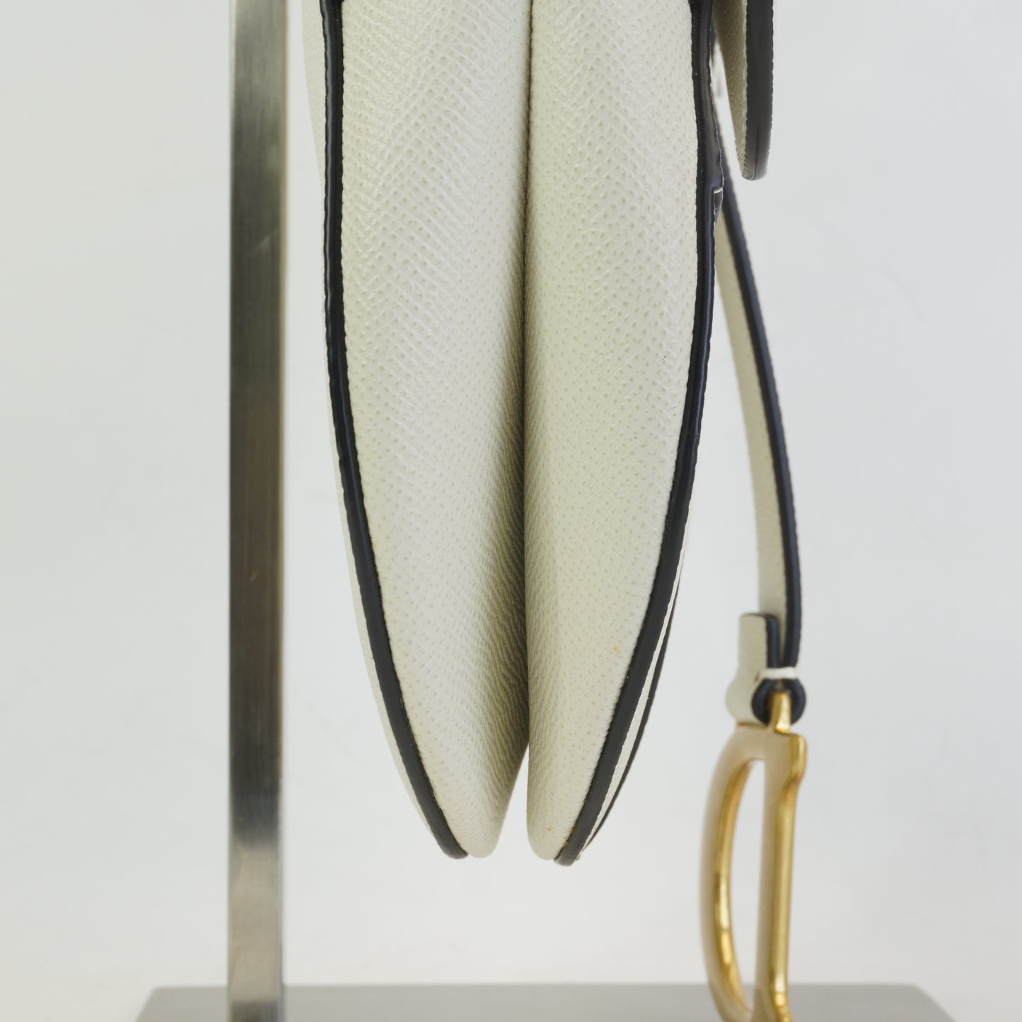 Dior	Saddle White Medium GHW