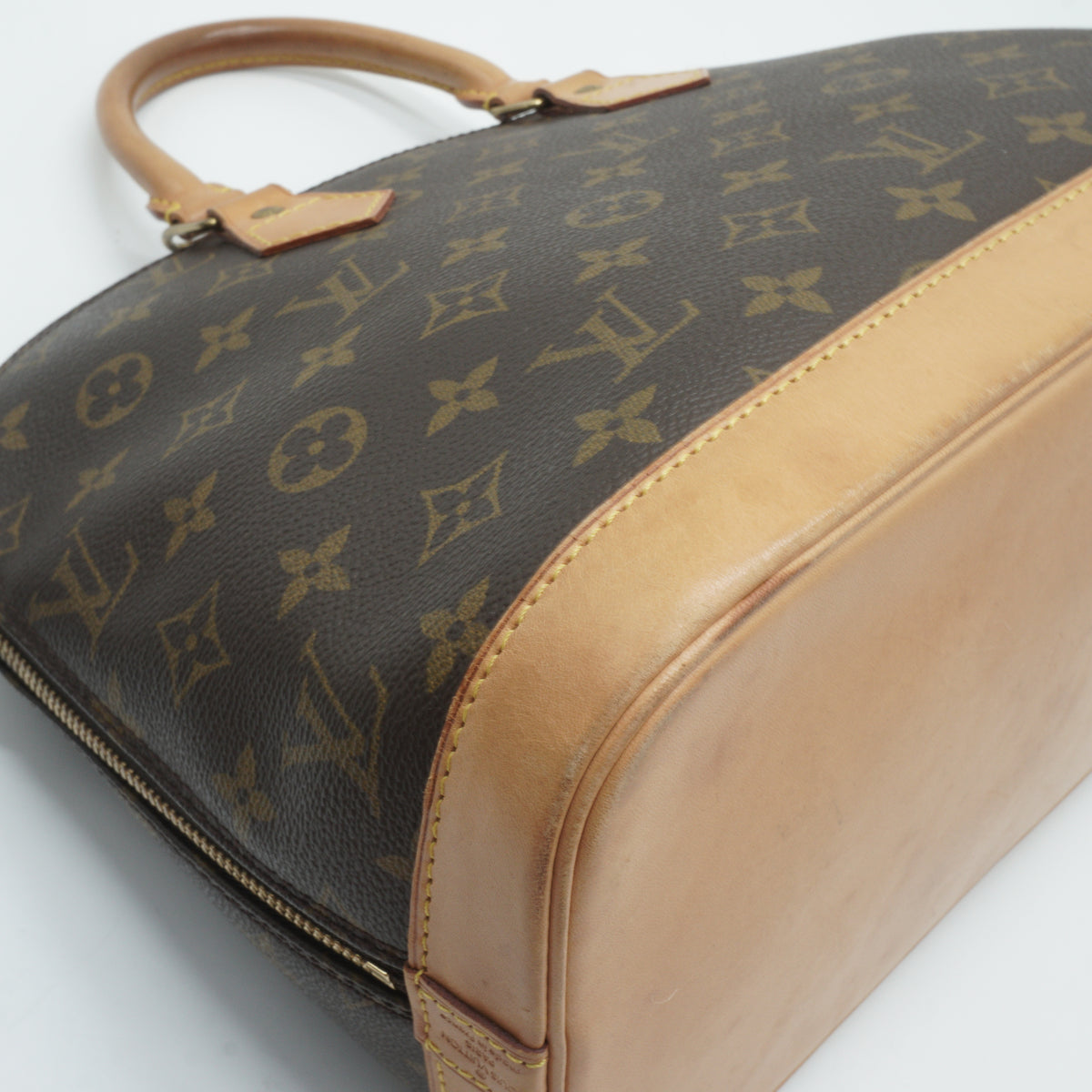 Louis Vuitton	Alma PM handbag Monogram GHW