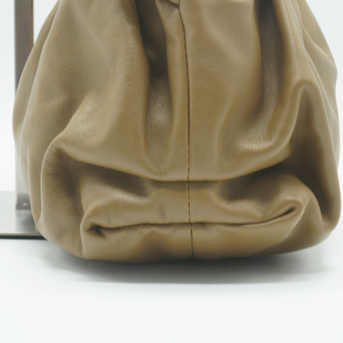 Bottega Veneta	Chain Pouch Brown Medium GHW