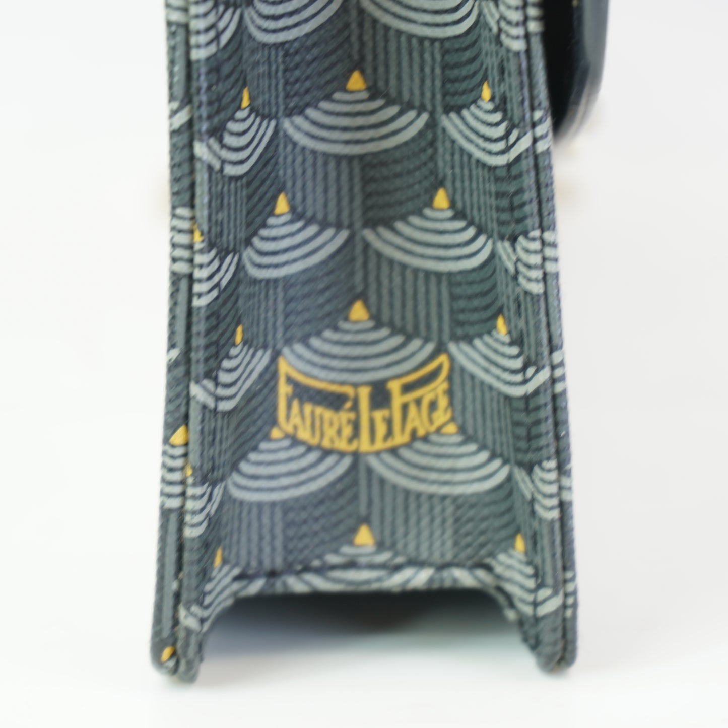 FLP	Parade Pochette