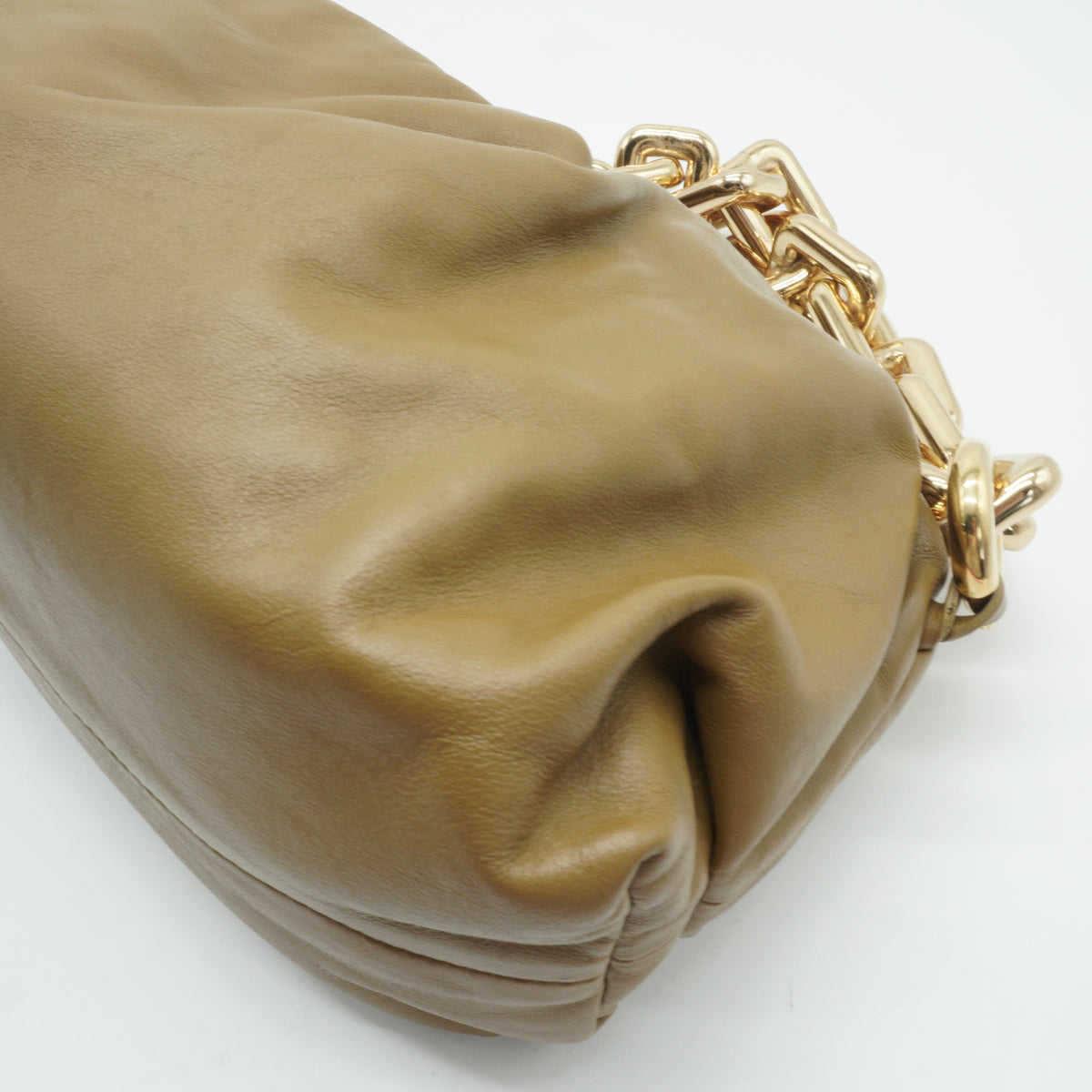 Bottega Veneta	Chain Pouch Brown Medium GHW