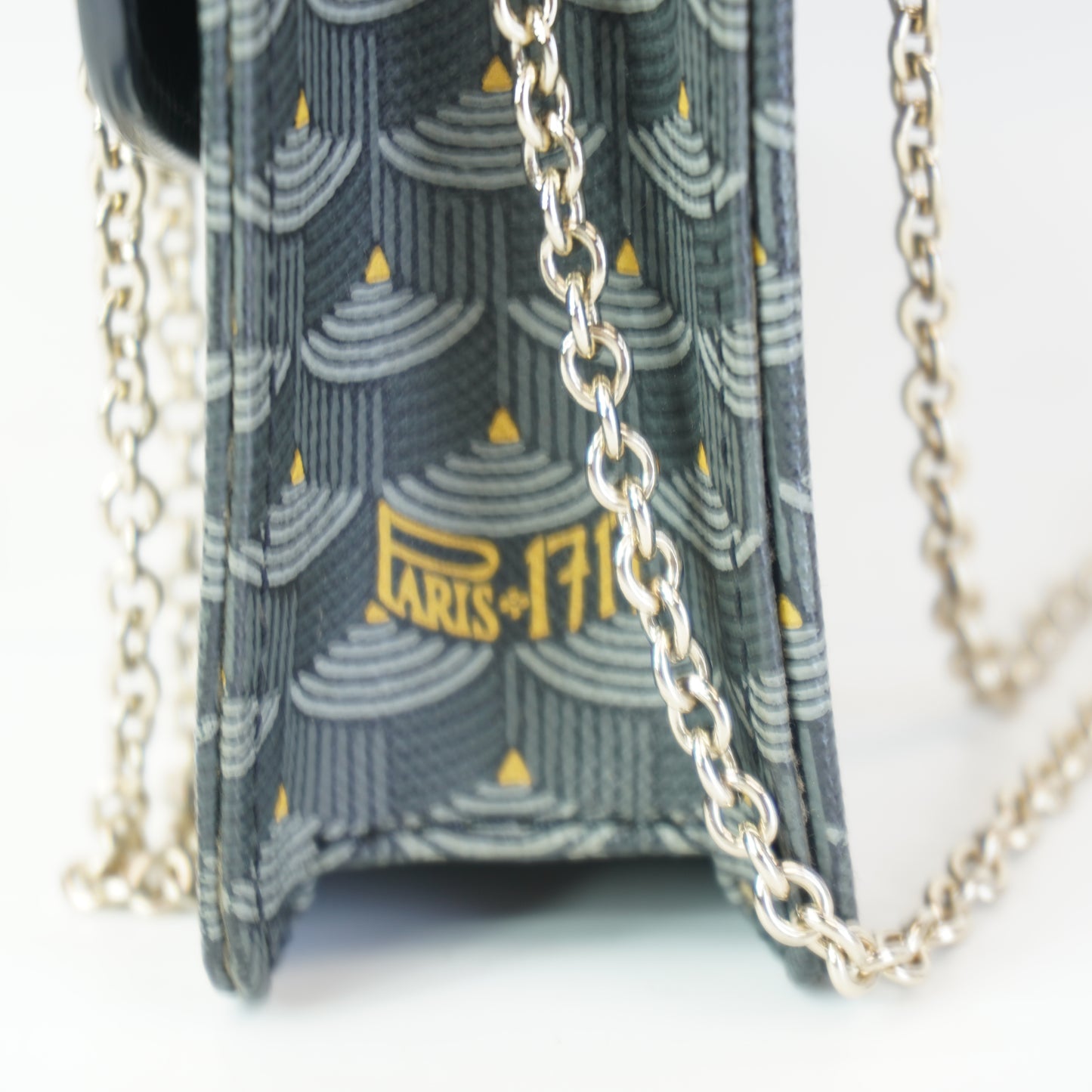 FLP	Parade Pochette
