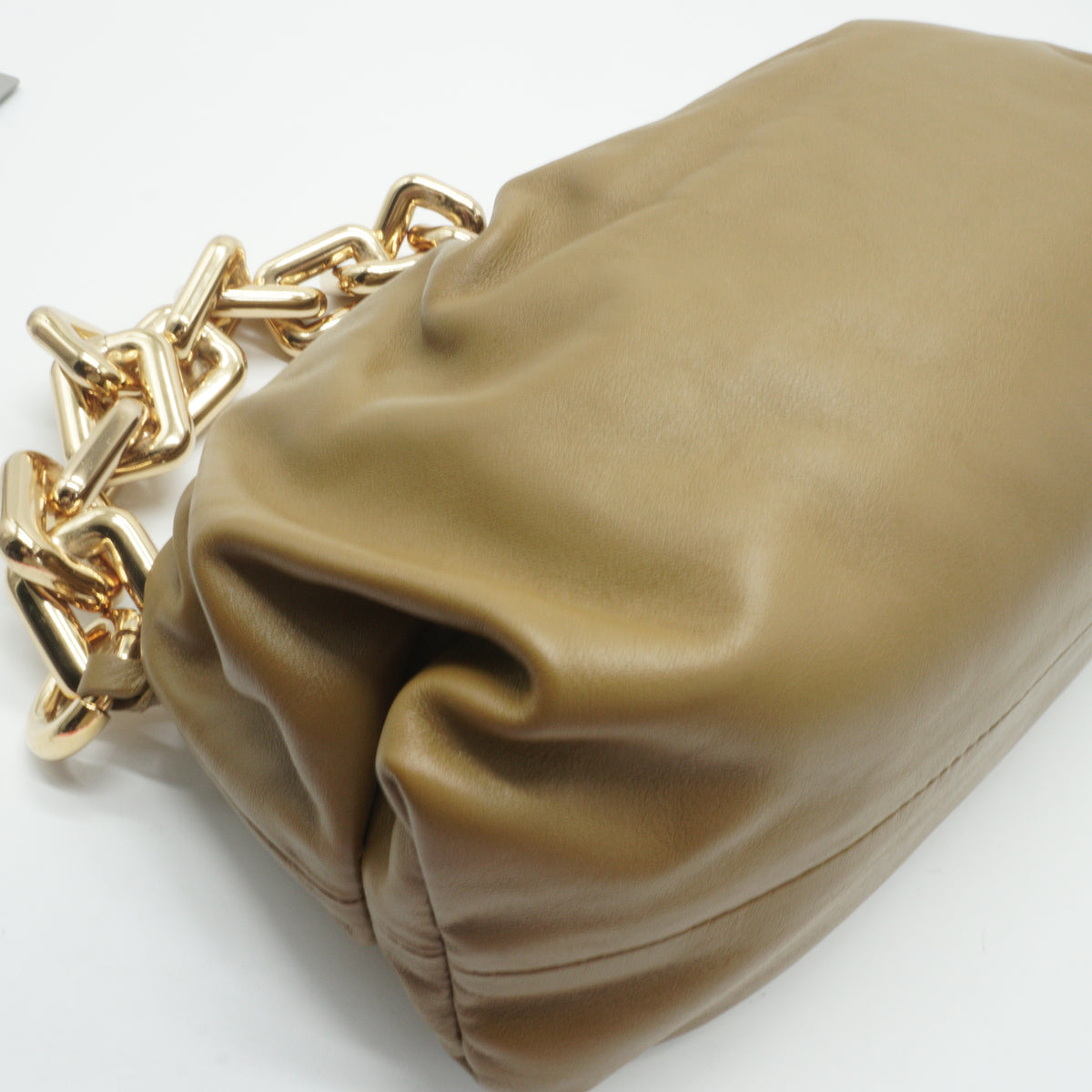 Bottega Veneta	Chain Pouch Brown Medium GHW