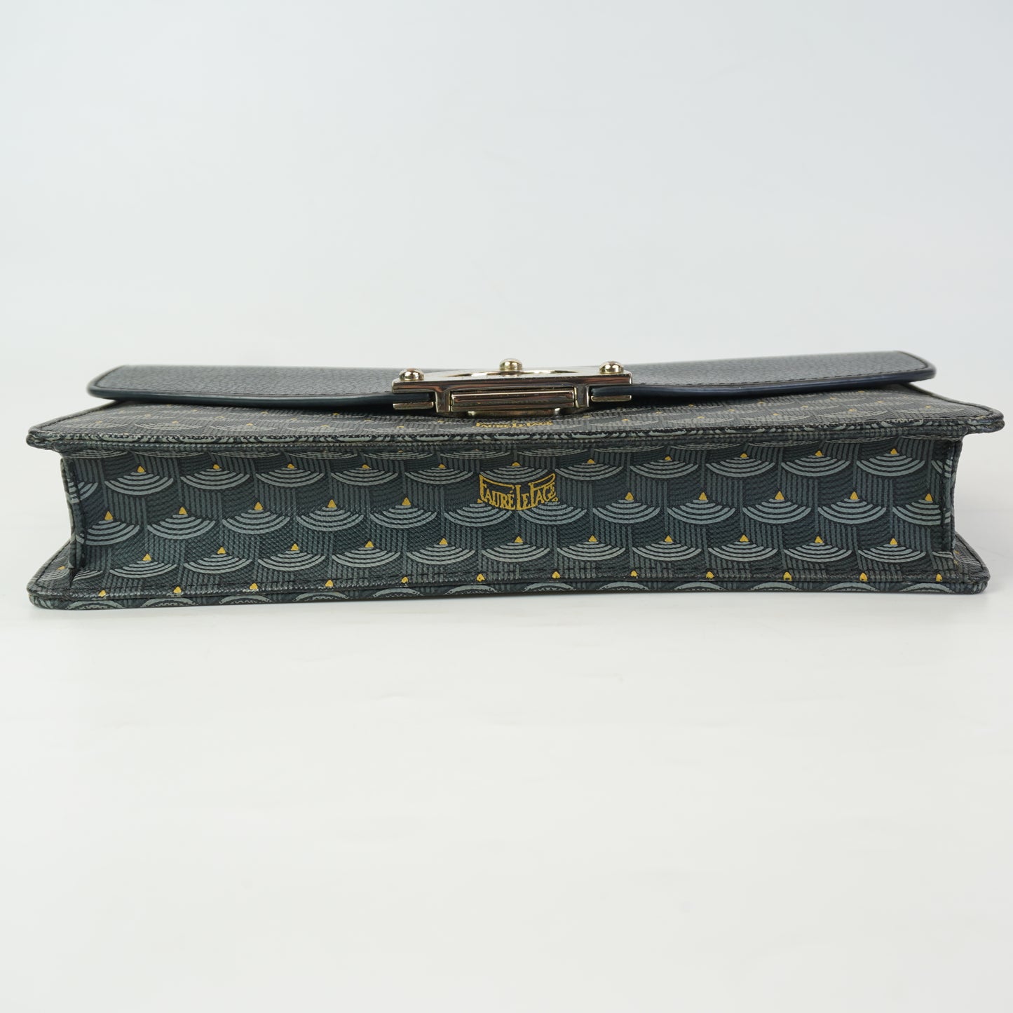 FLP	Parade Pochette