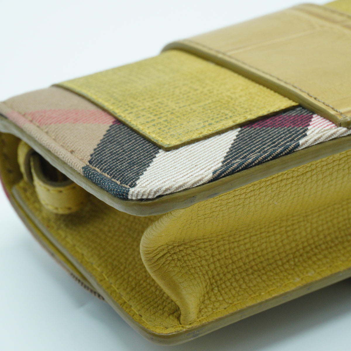 Burberry	House Check Madison Buckle Mini Leather Yellow GHW