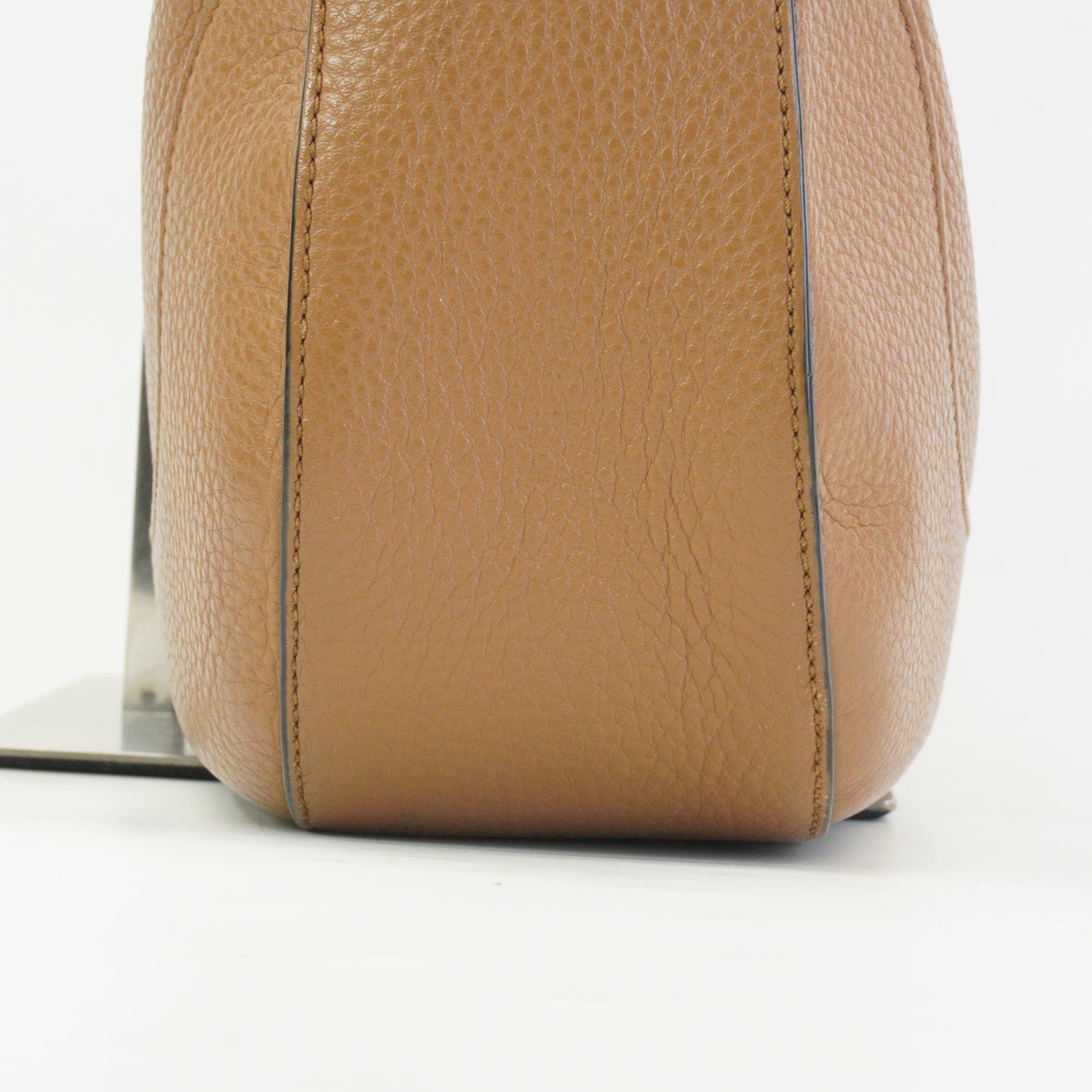 Prada	Vitello Daino Hobo Brown GHW Medium