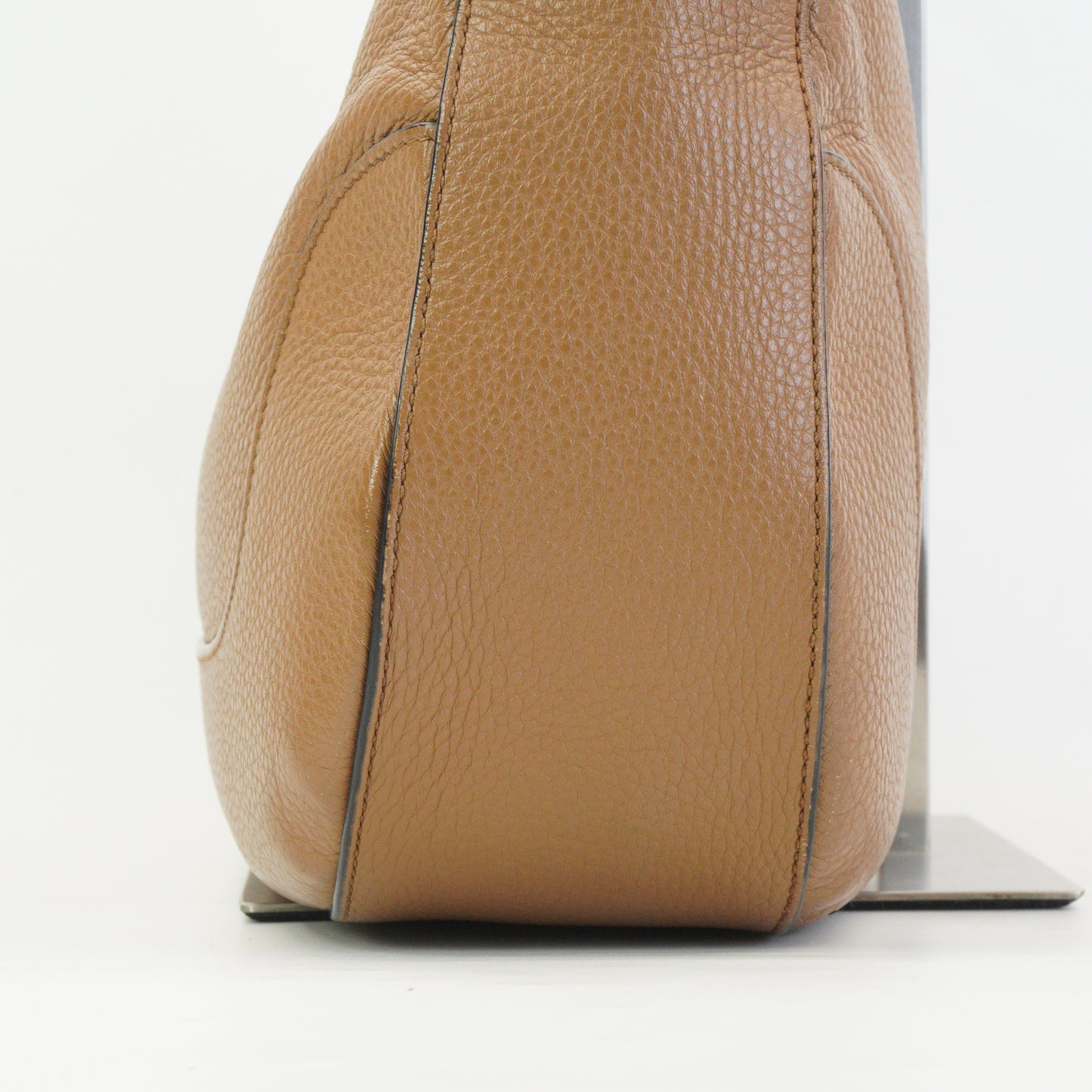 Prada	Vitello Daino Hobo Brown GHW Medium