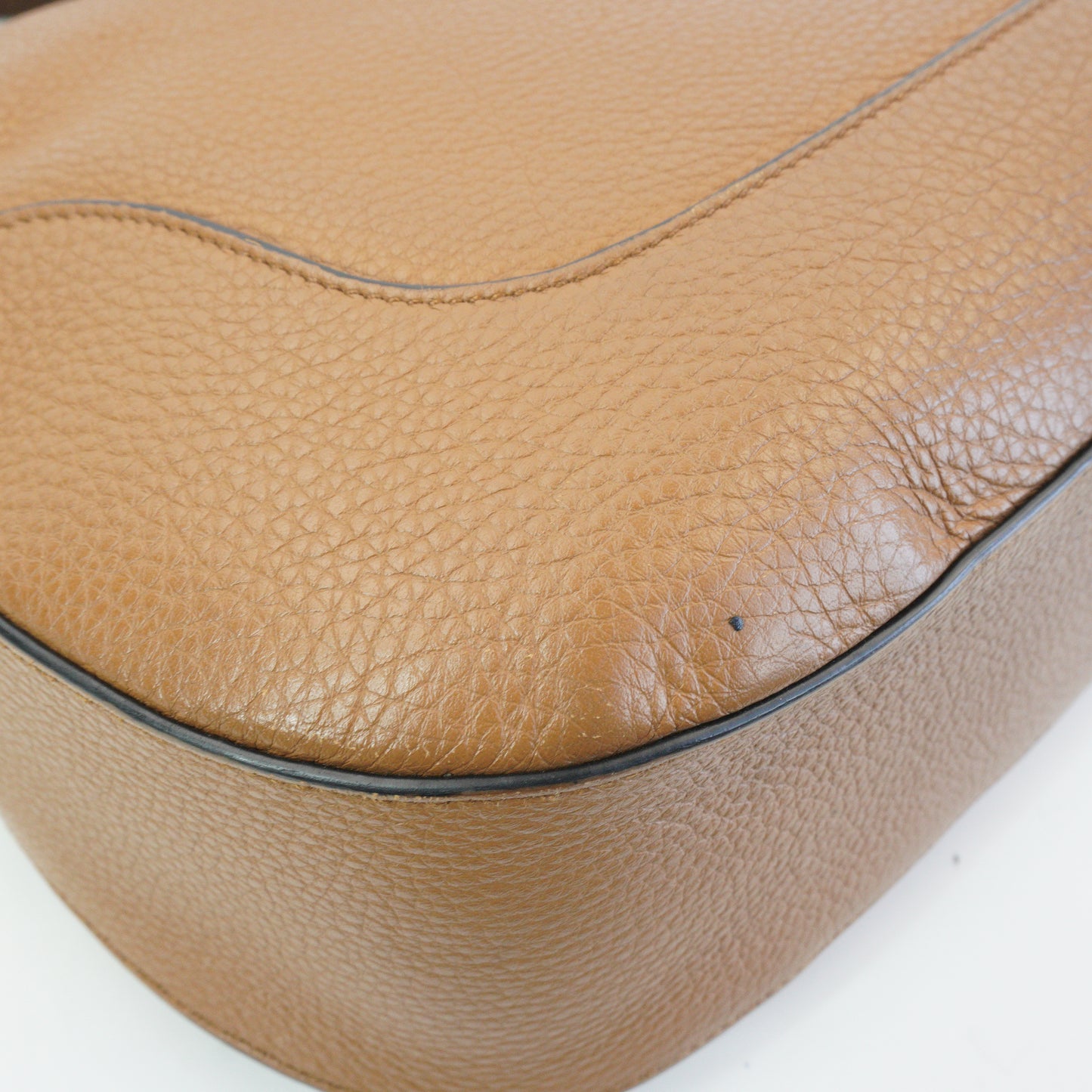 Prada	Vitello Daino Hobo Brown GHW Medium