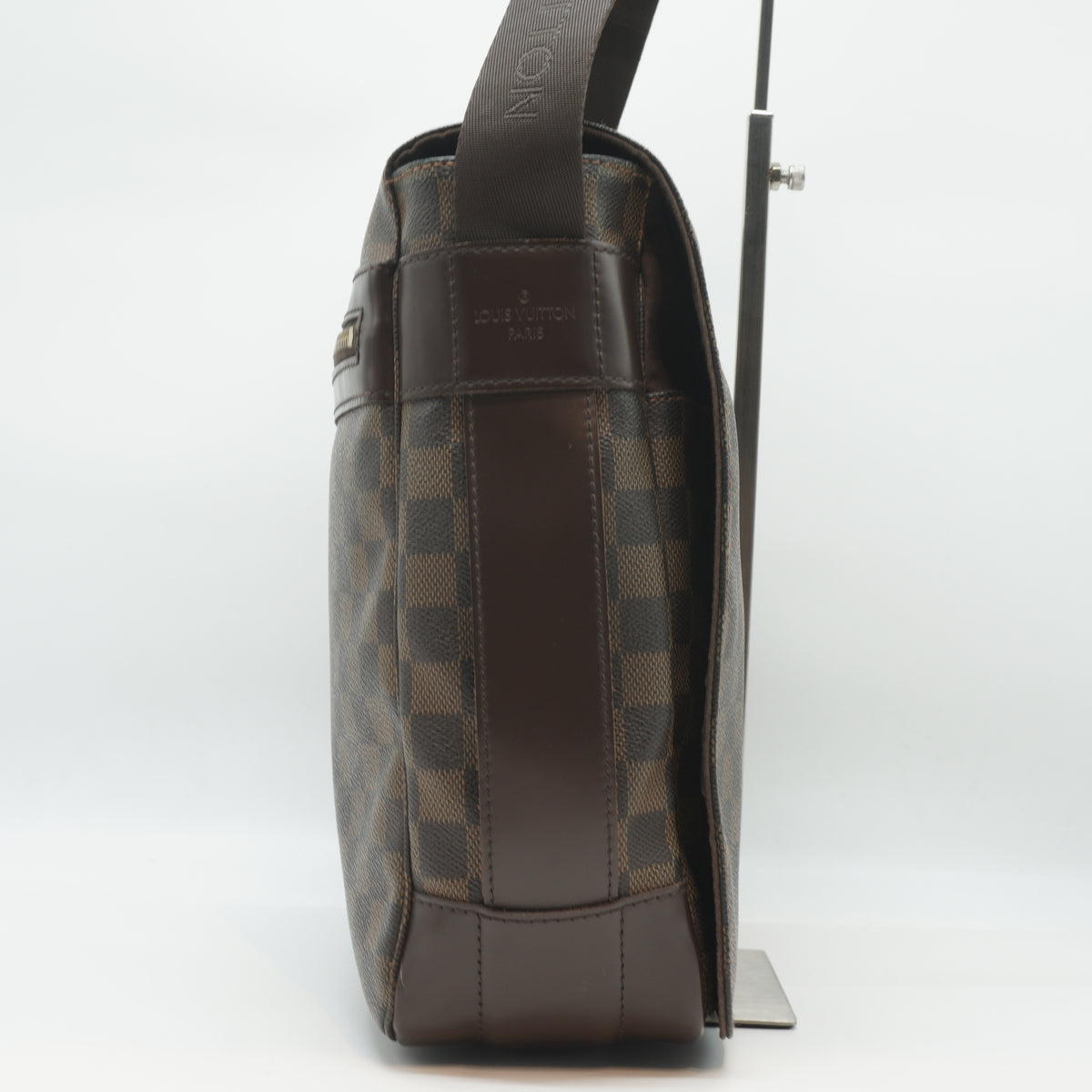 Louis Vuitton	Bastille Messenger Bag DE Large GHW
