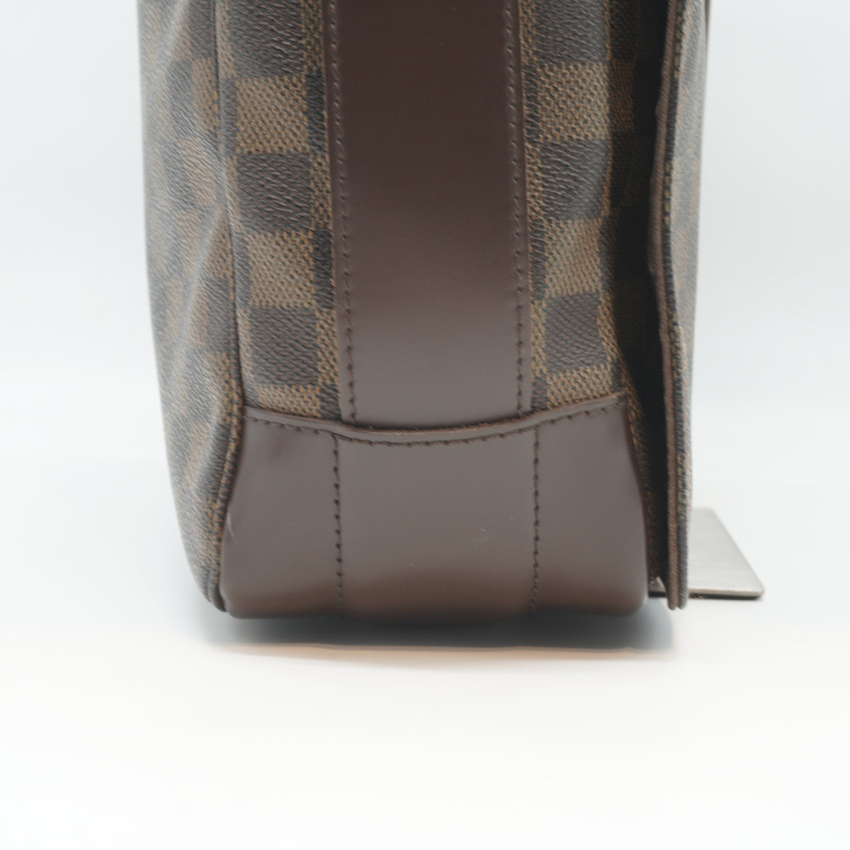 Louis Vuitton	Bastille Messenger Bag DE Large GHW