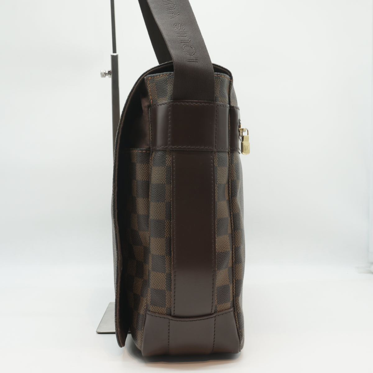 Louis Vuitton	Bastille Messenger Bag DE Large GHW