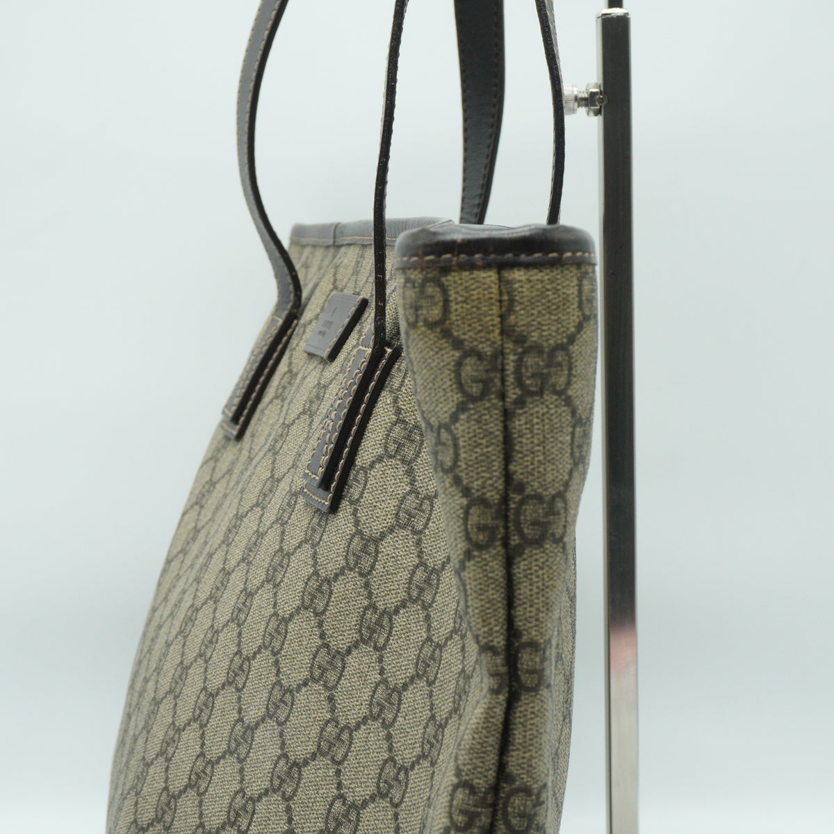 Gucci GG Supreme Large Zip Tote Bag
