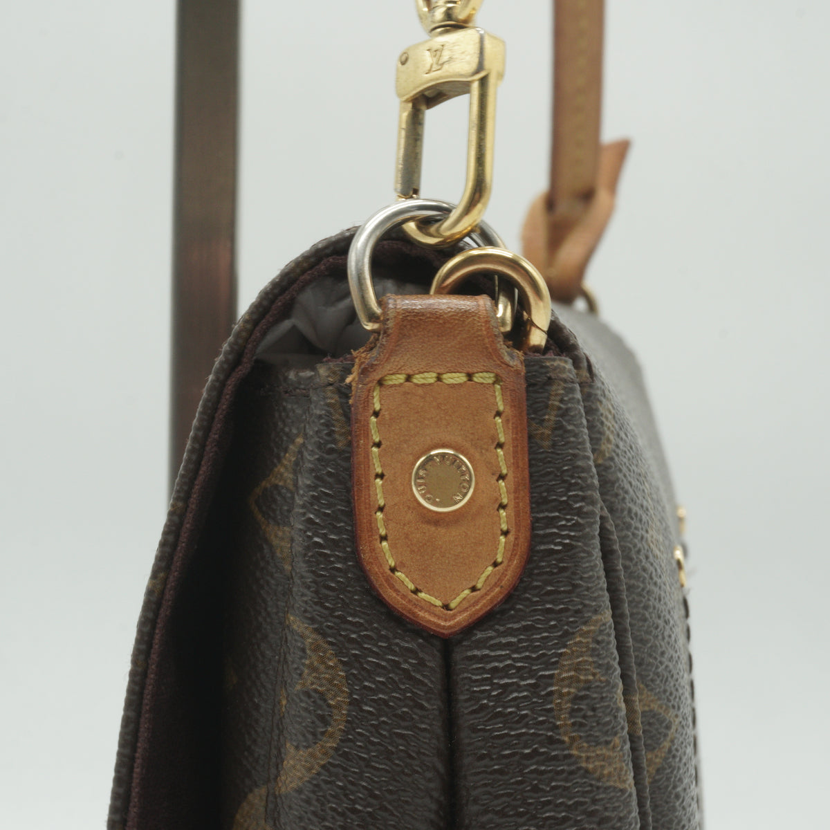 Louis Vuitton	Favorite MM Monogram GHW