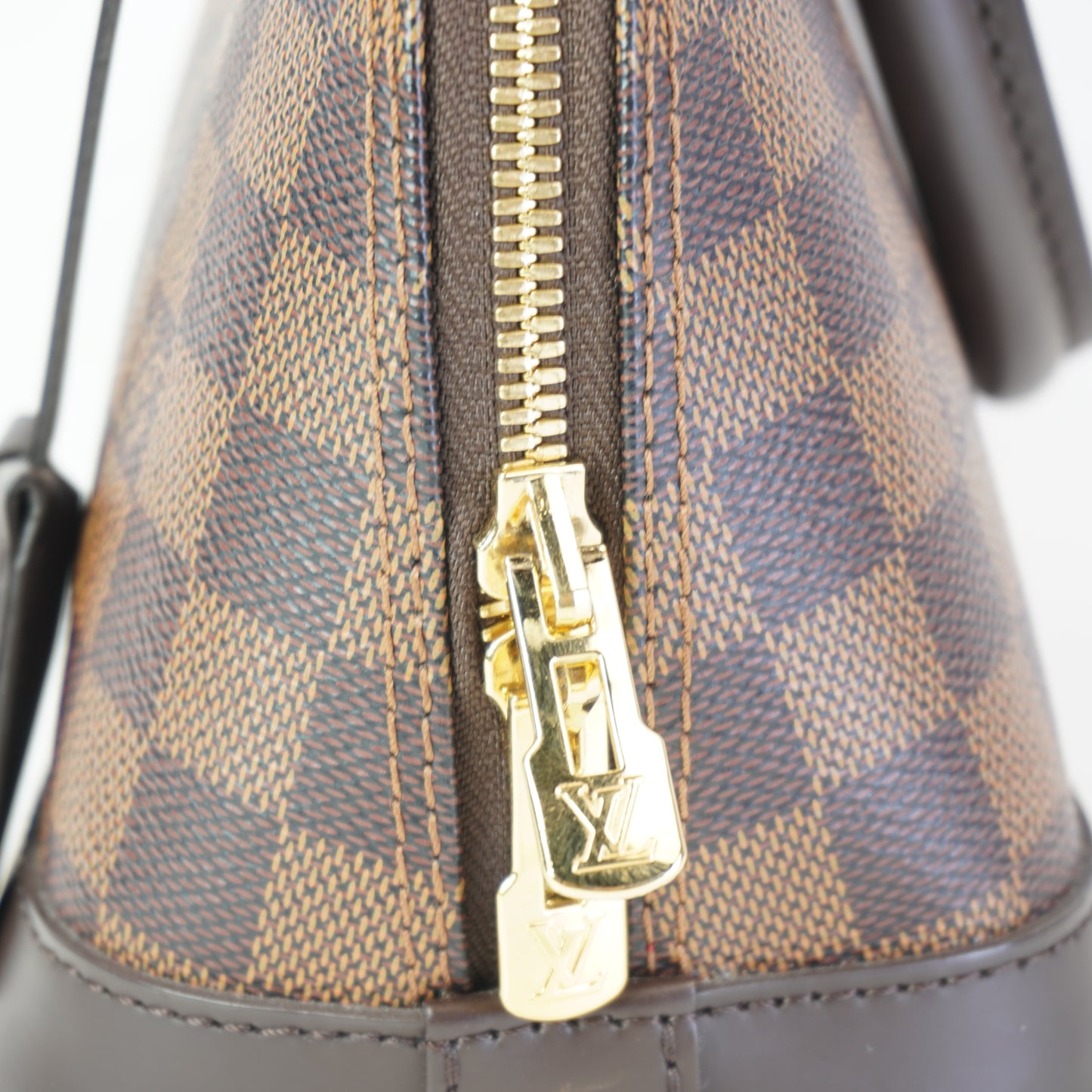 Louis Vuitton	Alma BB Damier Ebene GHW