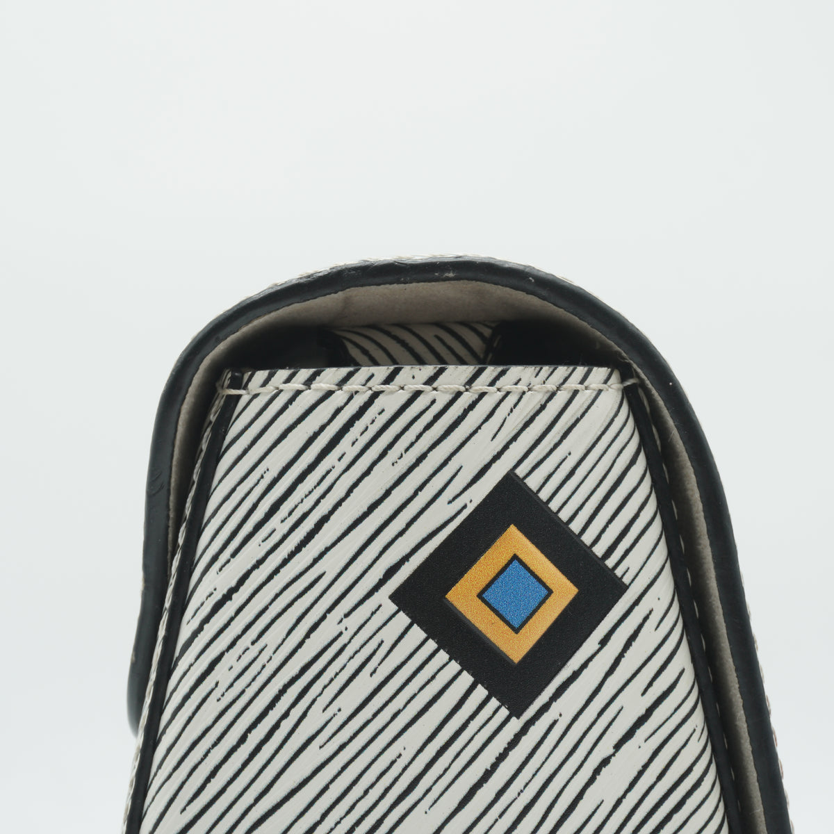 Louis Vuitton	Twist MM Azteque Epi Bag SHW