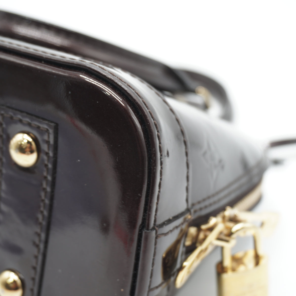 Louis Vuitton	Alma BB Patent Vernis Burgundy GHW
