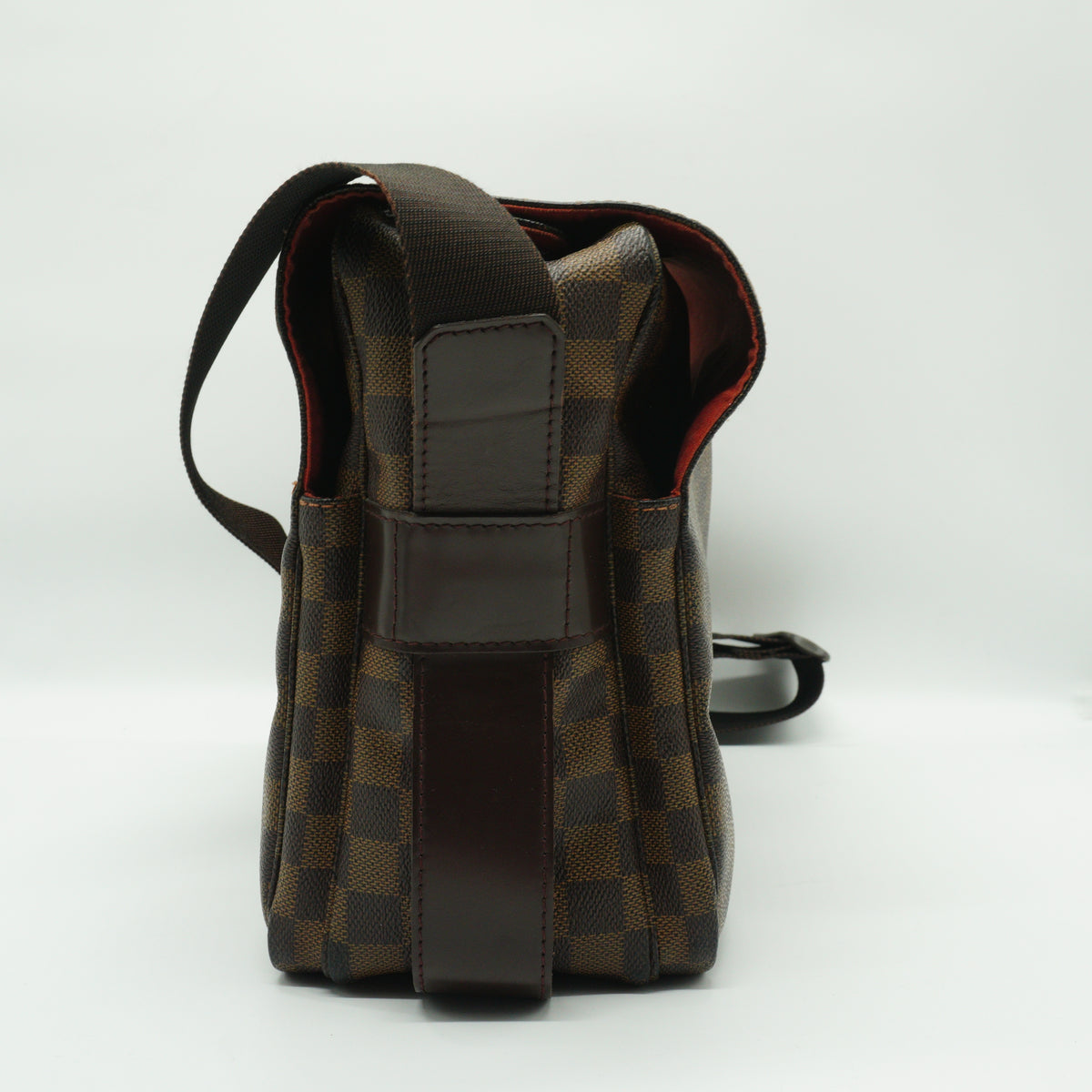 Louis Vuitton	Naviglio Messenger Bag Medium GHW