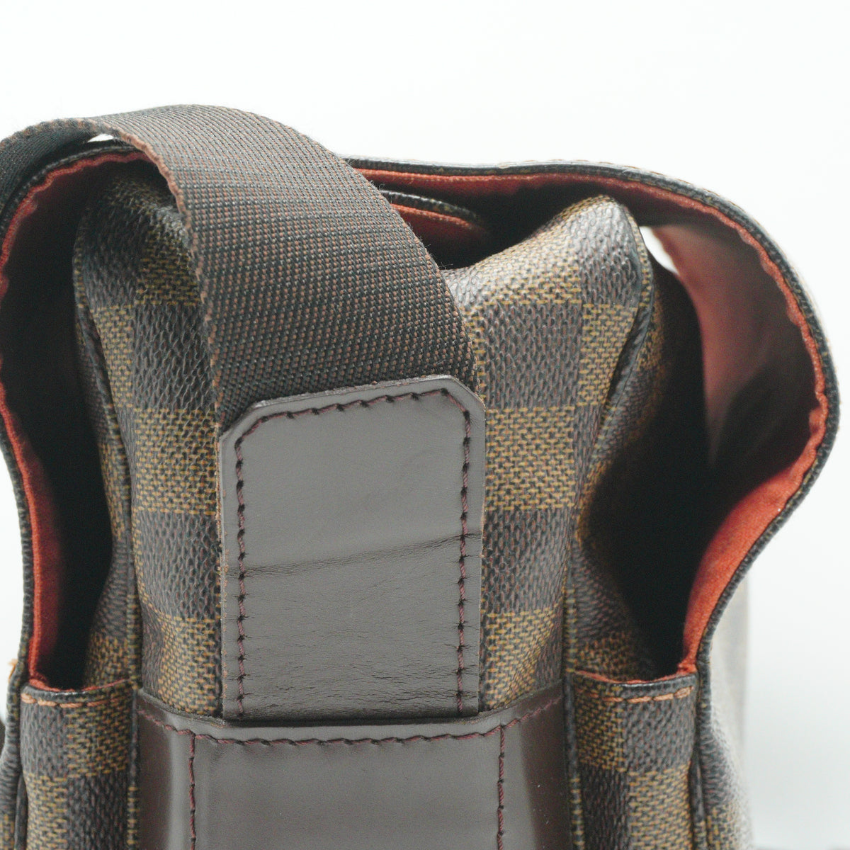 Louis Vuitton	Naviglio Messenger Bag Medium GHW