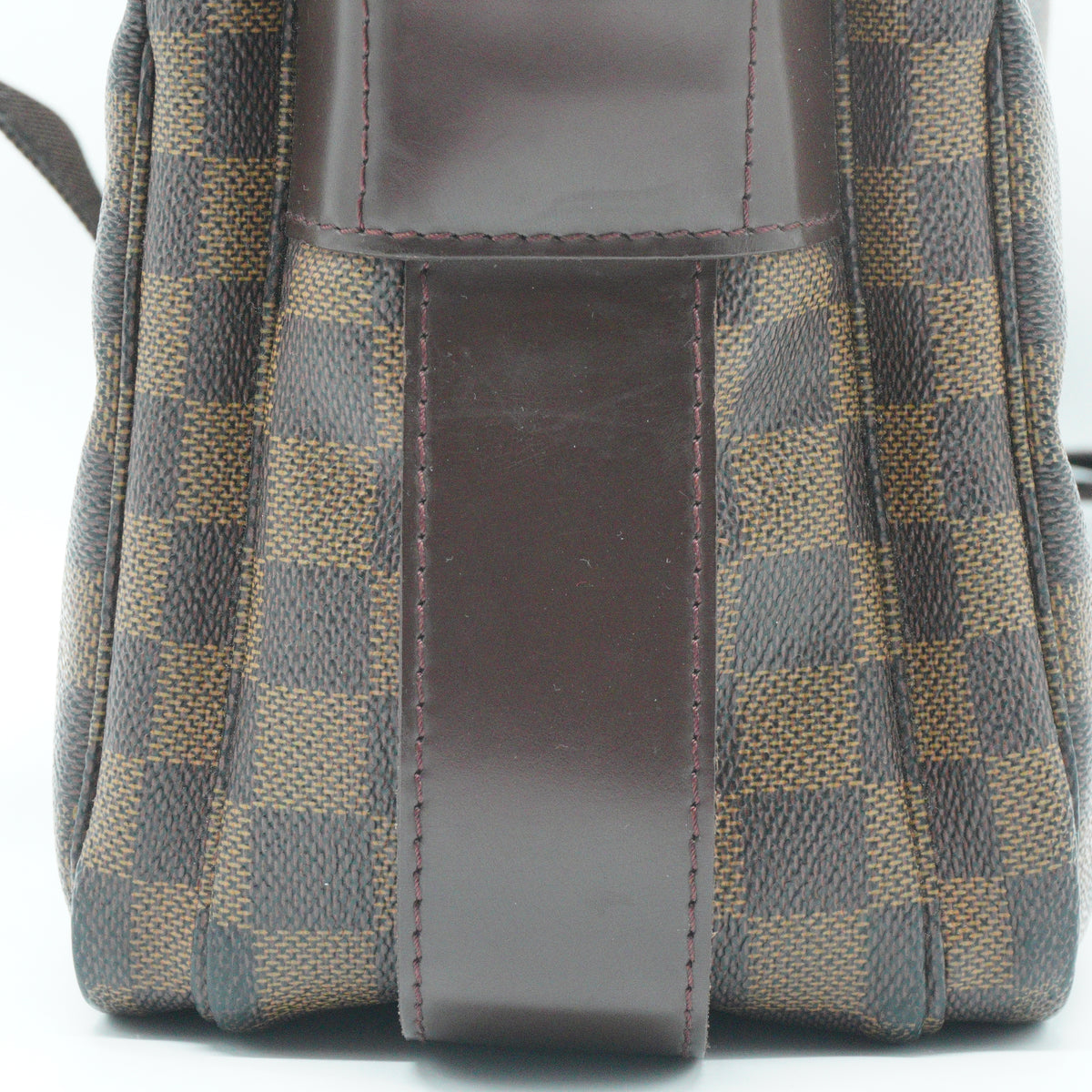 Louis Vuitton	Naviglio Messenger Bag Medium GHW