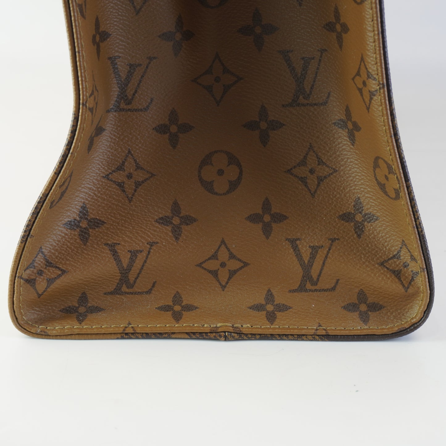 Louis Vuitton	On The Go Tote Mono