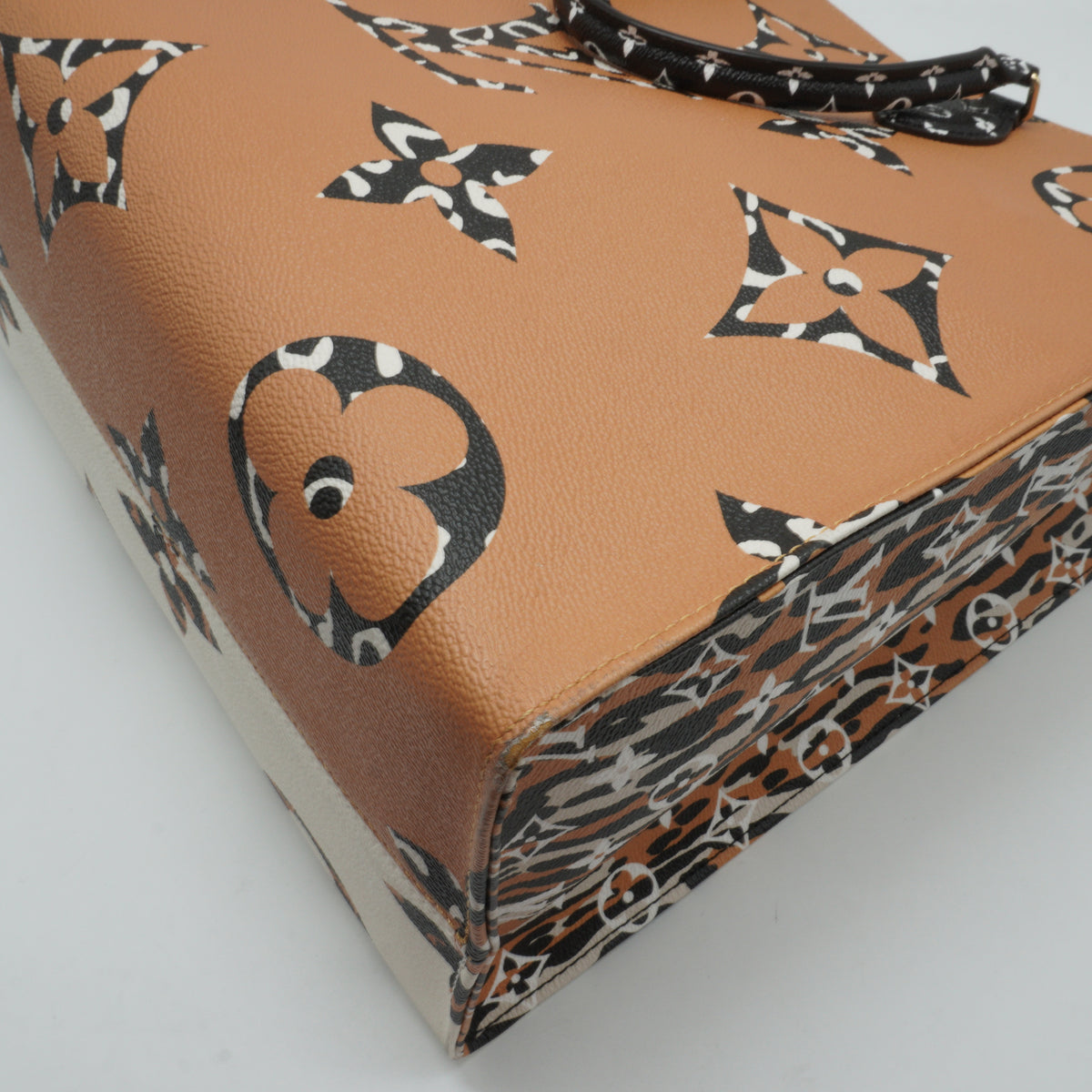 Louis Vuitton	OTG Monogram Giant Jungle