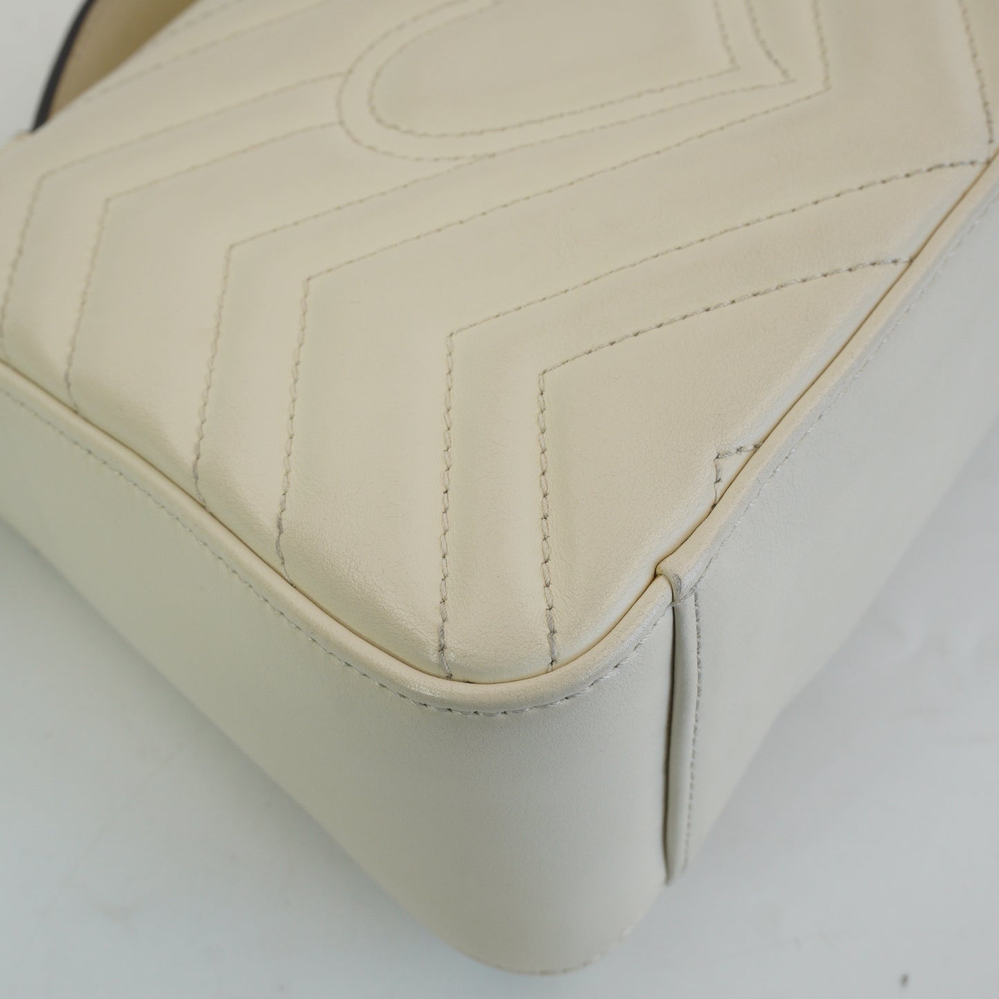Gucci Marmont Top handle White GHW Small