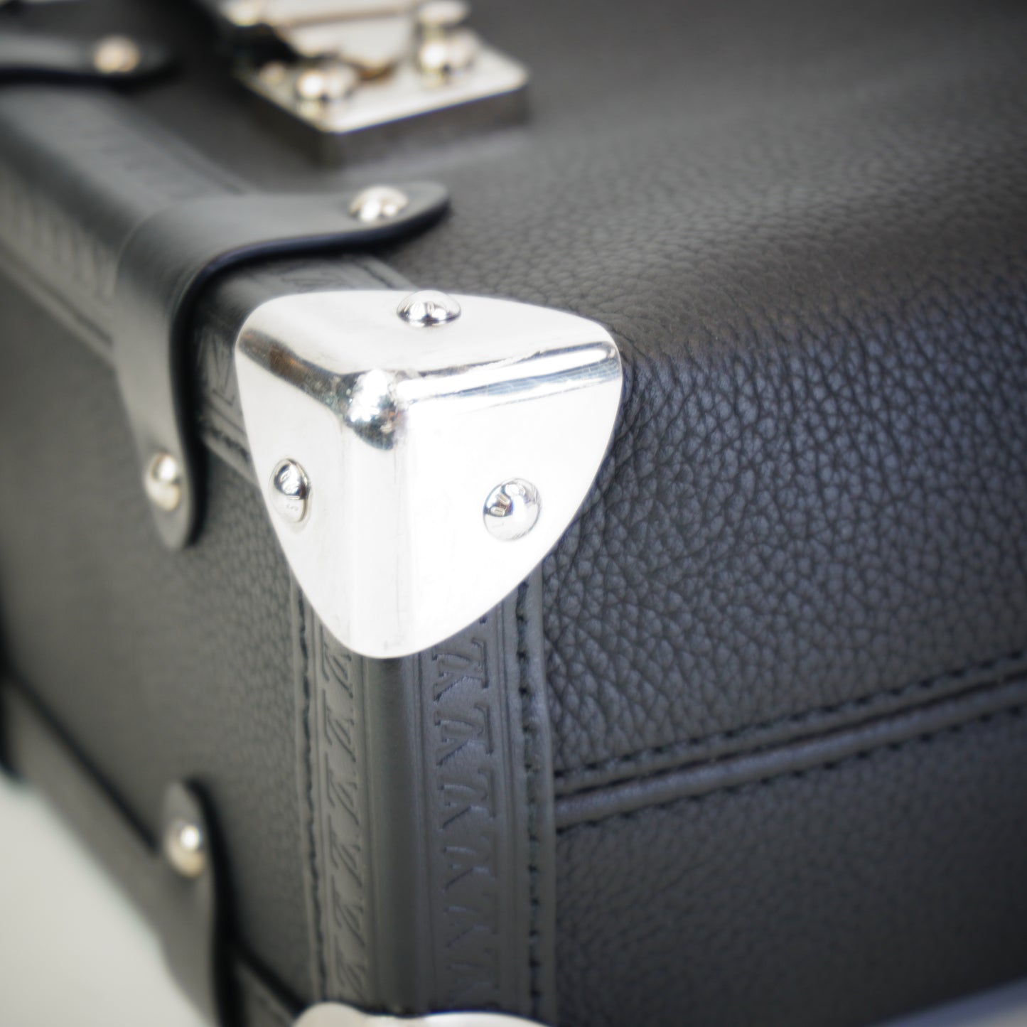 Louis Vuitton	Side Trunk MM