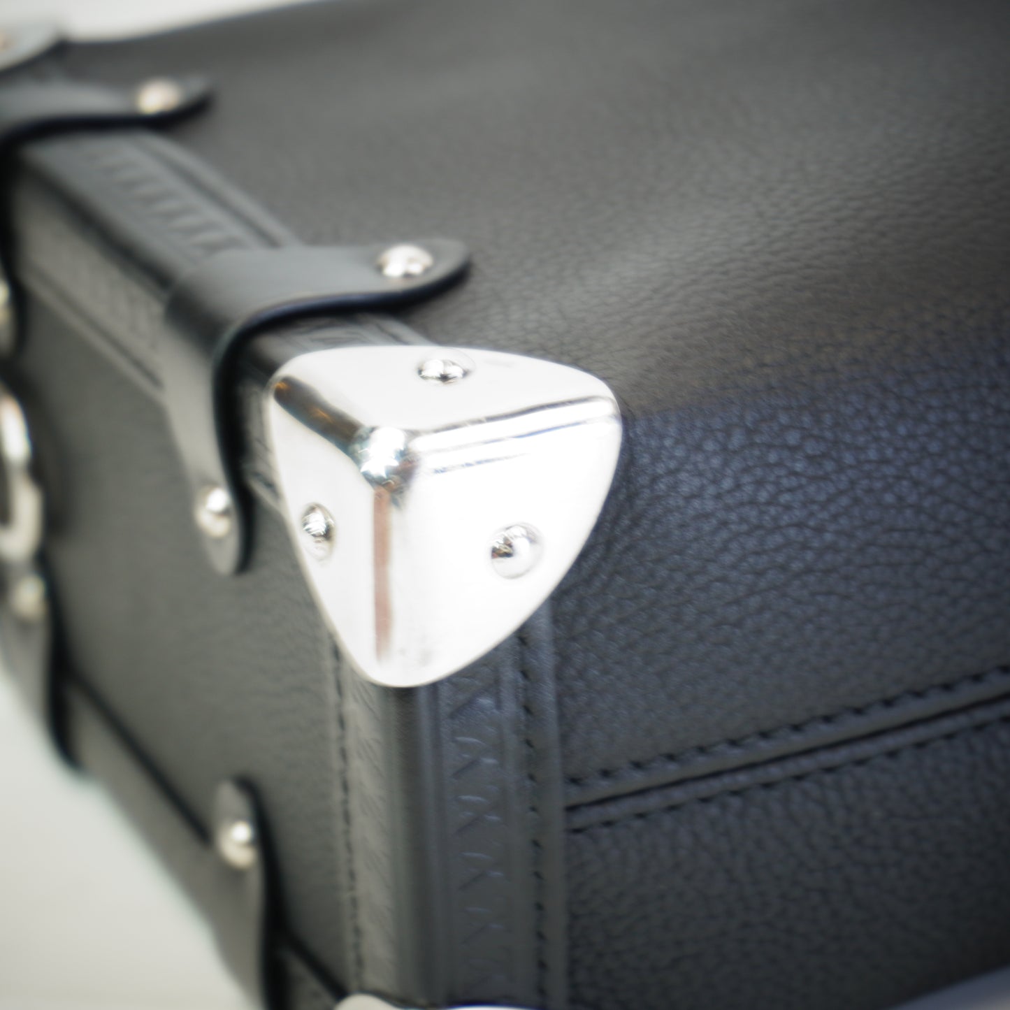 Louis Vuitton	Side Trunk MM
