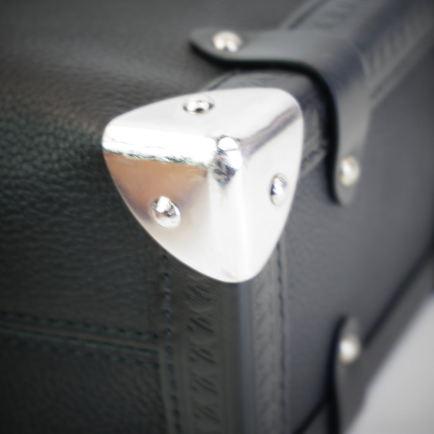 Louis Vuitton	Side Trunk MM