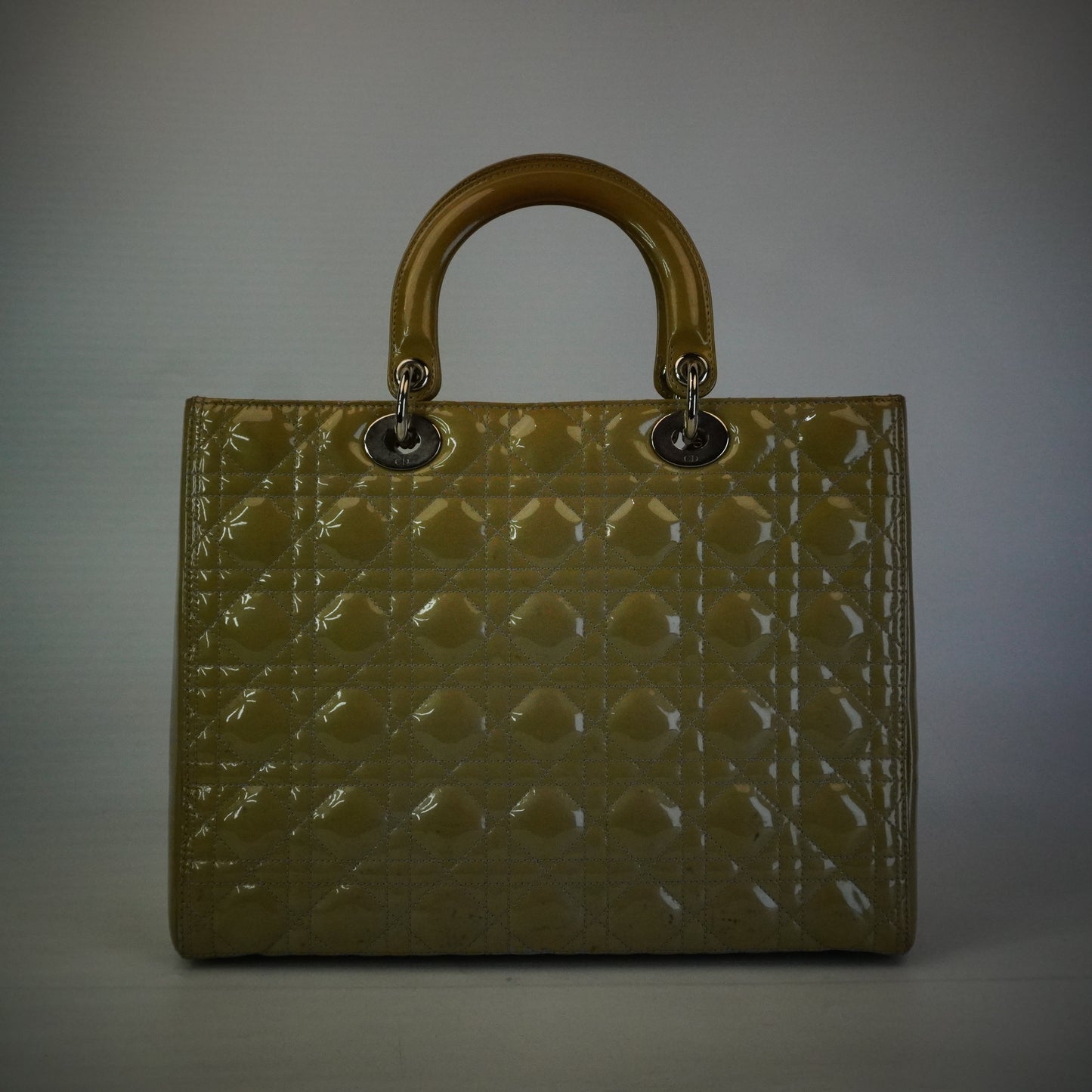 Dior	Lady Dior Bag GHW Medium