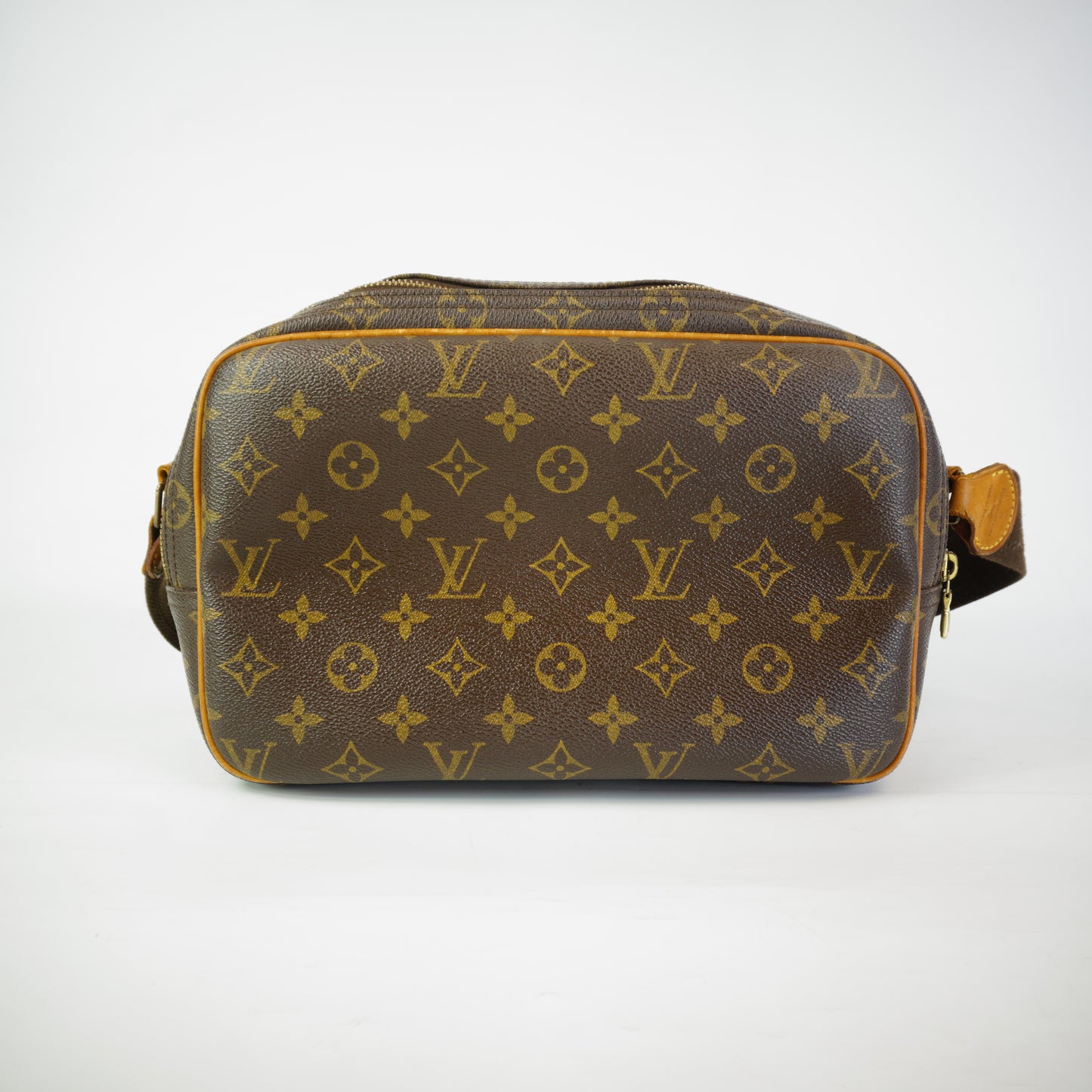 Louis Vuitton	Reporter Bag GHW Medium