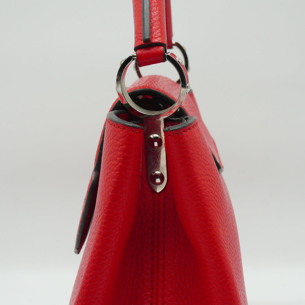 Louis Vuitton	Capucines Red Medium SHW