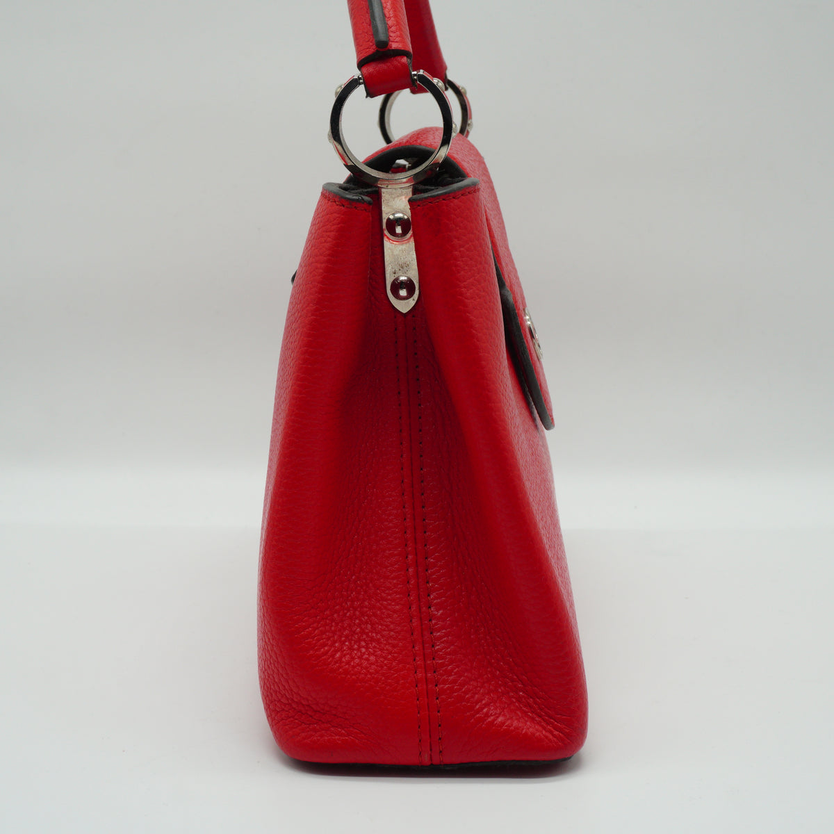 Louis Vuitton	Capucines Red Medium SHW