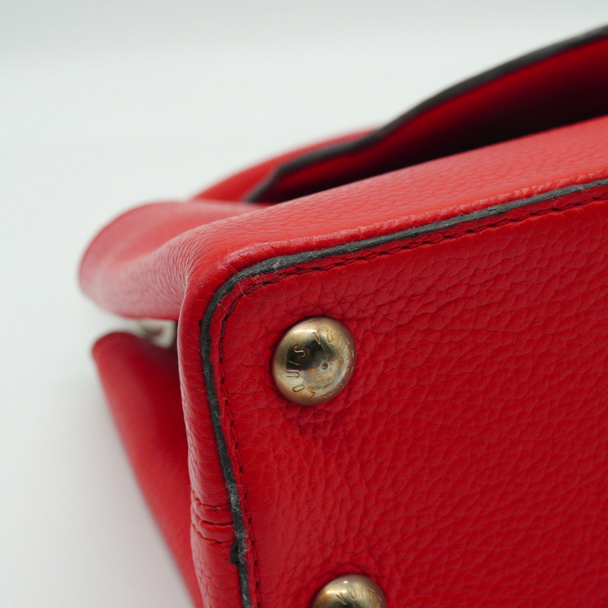 Louis Vuitton	Capucines Red Medium SHW