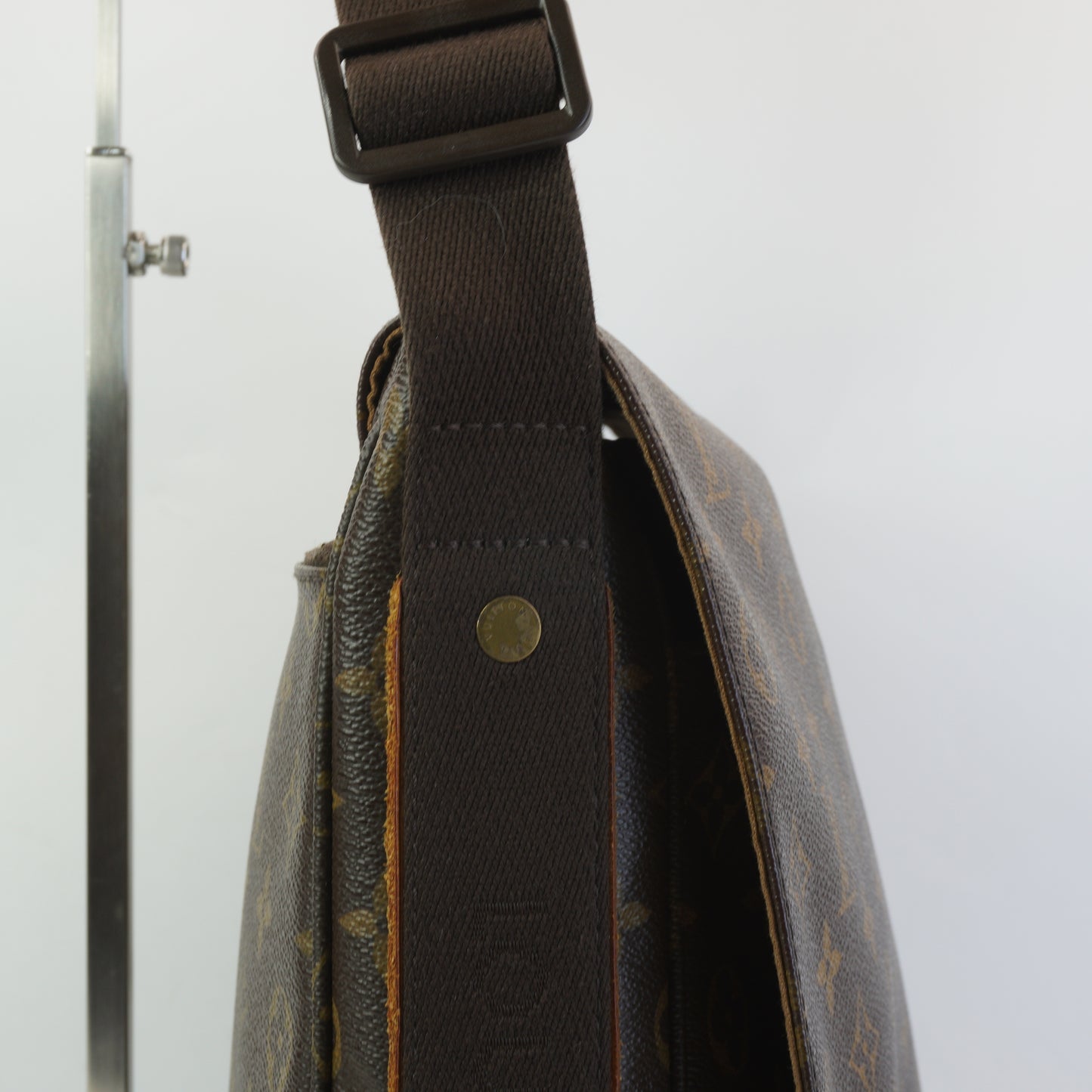 Louis Vuitton	Beaubourge MM Messenger Bag Mono GHW Large