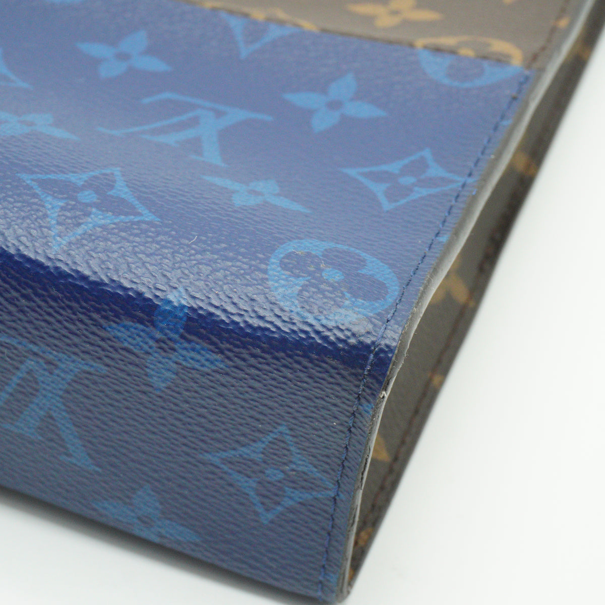 Louis Vuitton	Pacific Split Pochette Voyage MM Brown/Blue GHW