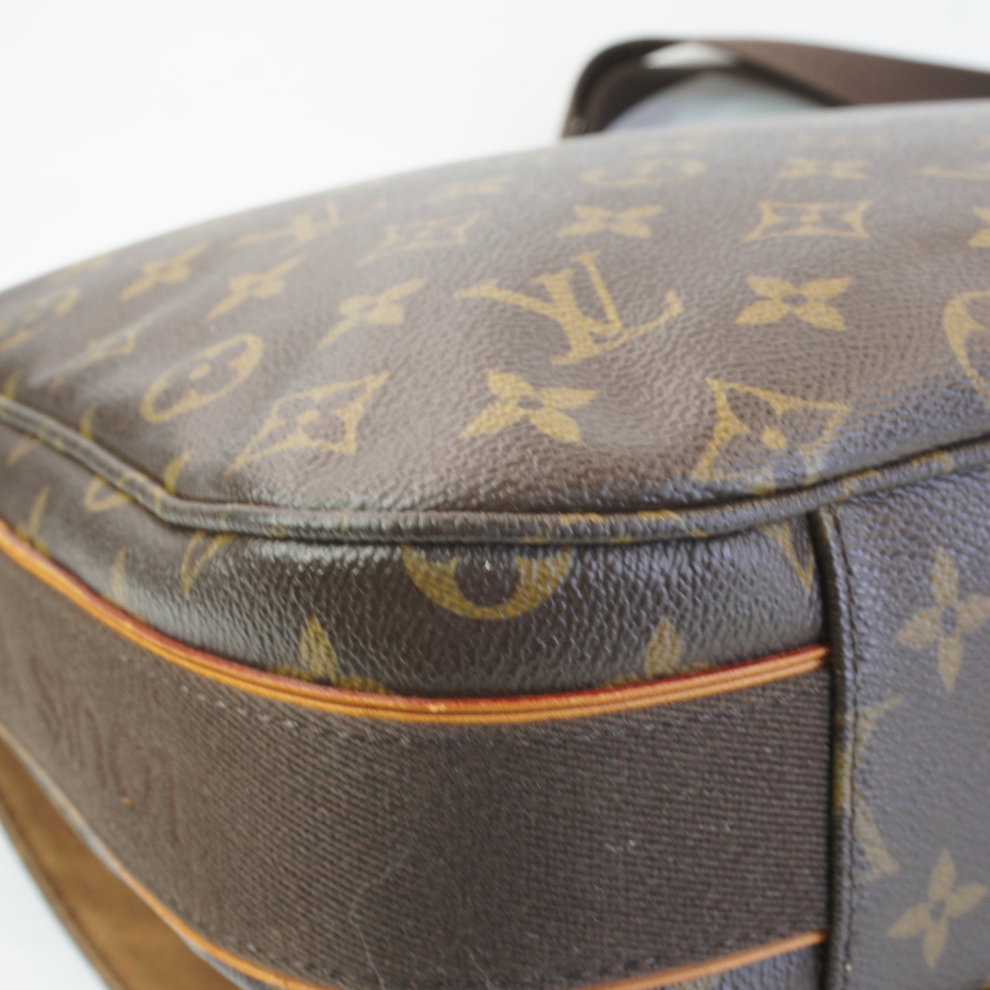 Louis Vuitton	Beaubourge MM Messenger Bag Mono GHW Large