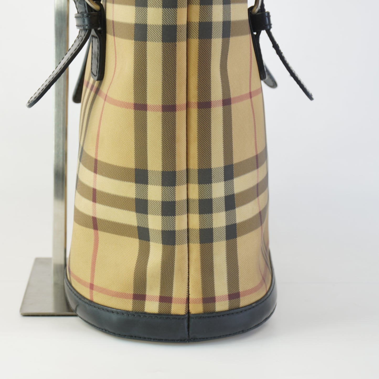 Burberry	Vintage Bucket Bag