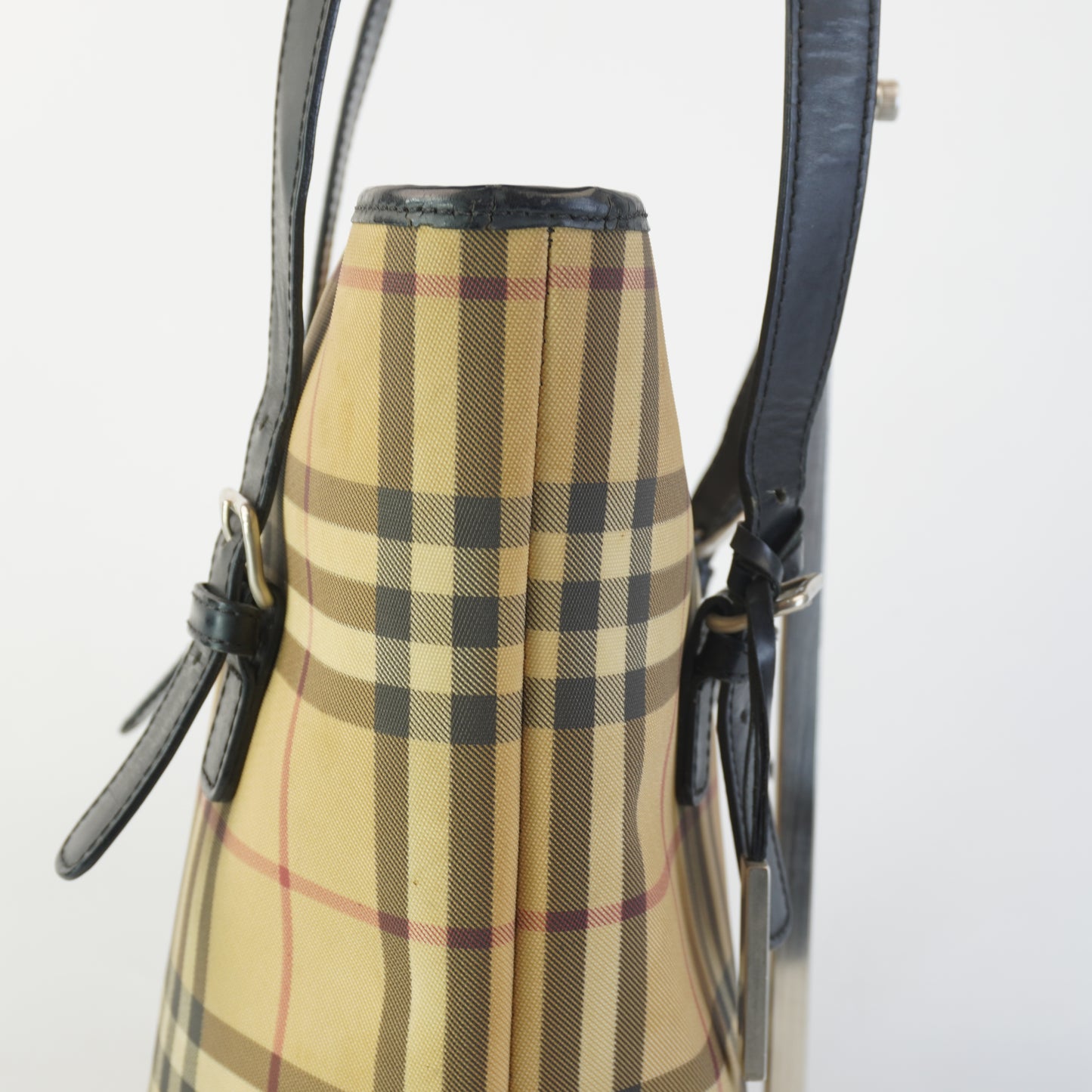 Burberry	Vintage Bucket Bag