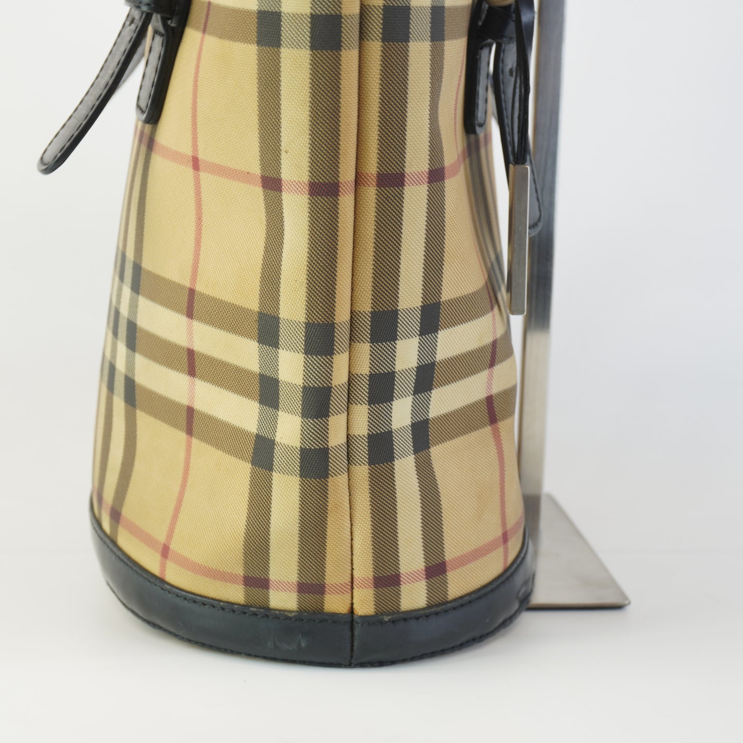 Burberry	Vintage Bucket Bag
