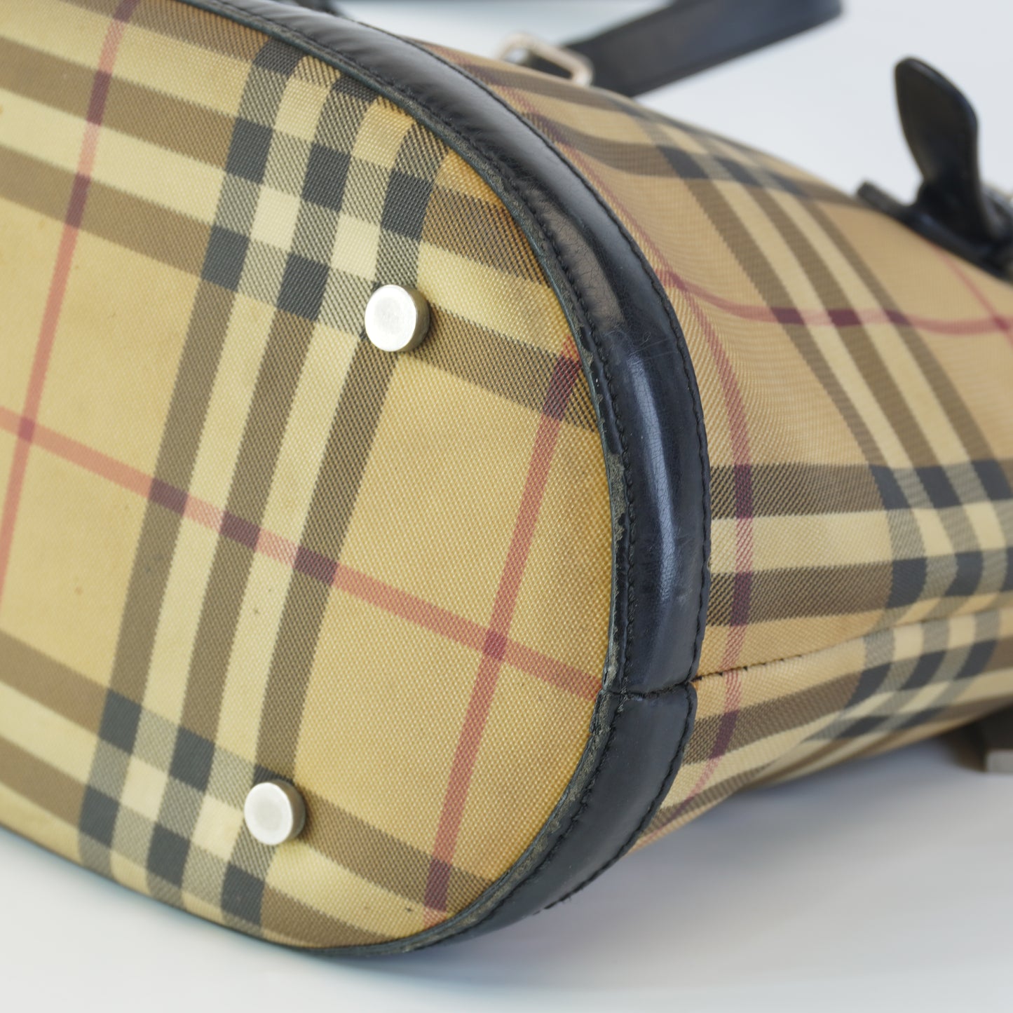 Burberry	Vintage Bucket Bag