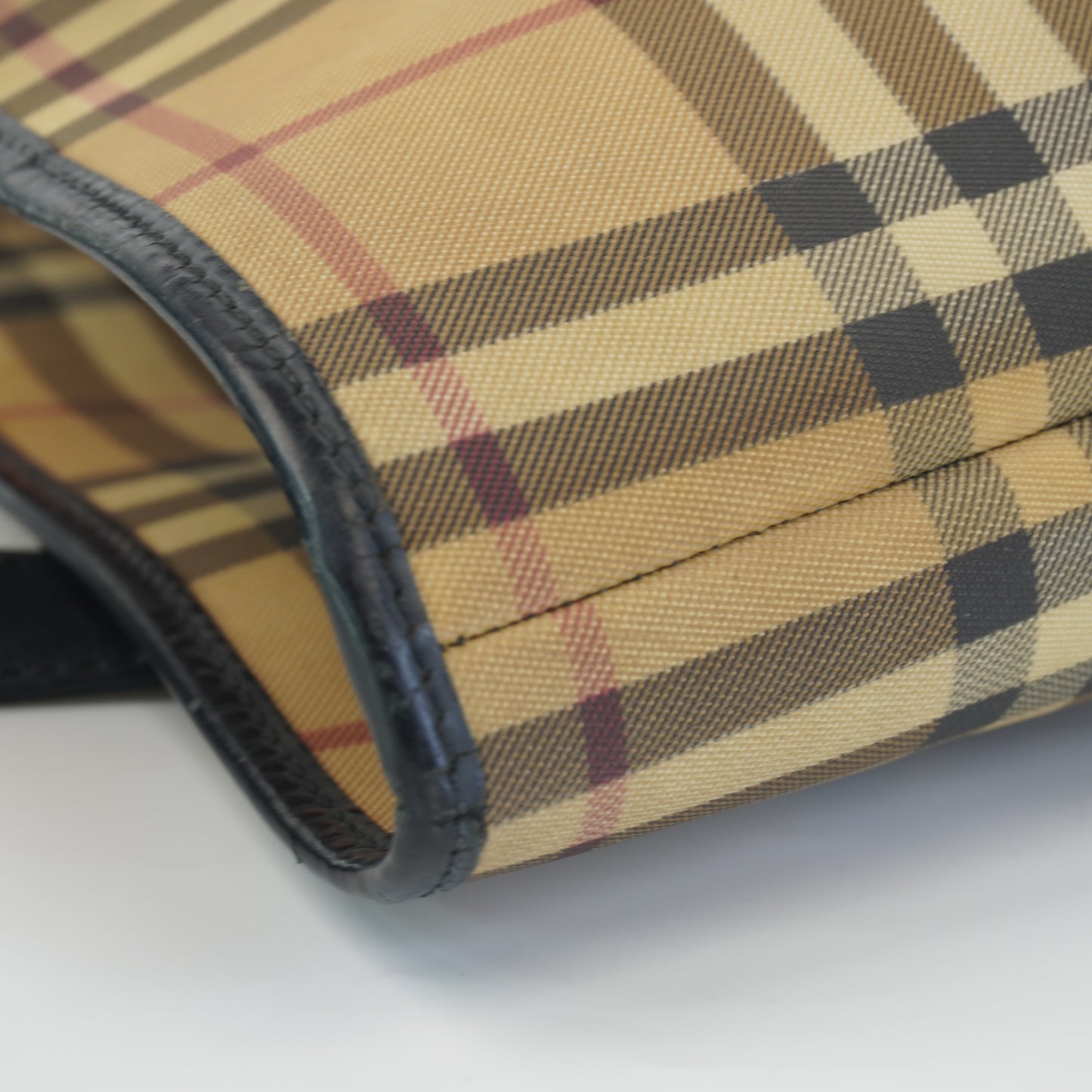 Burberry	Vintage Bucket Bag