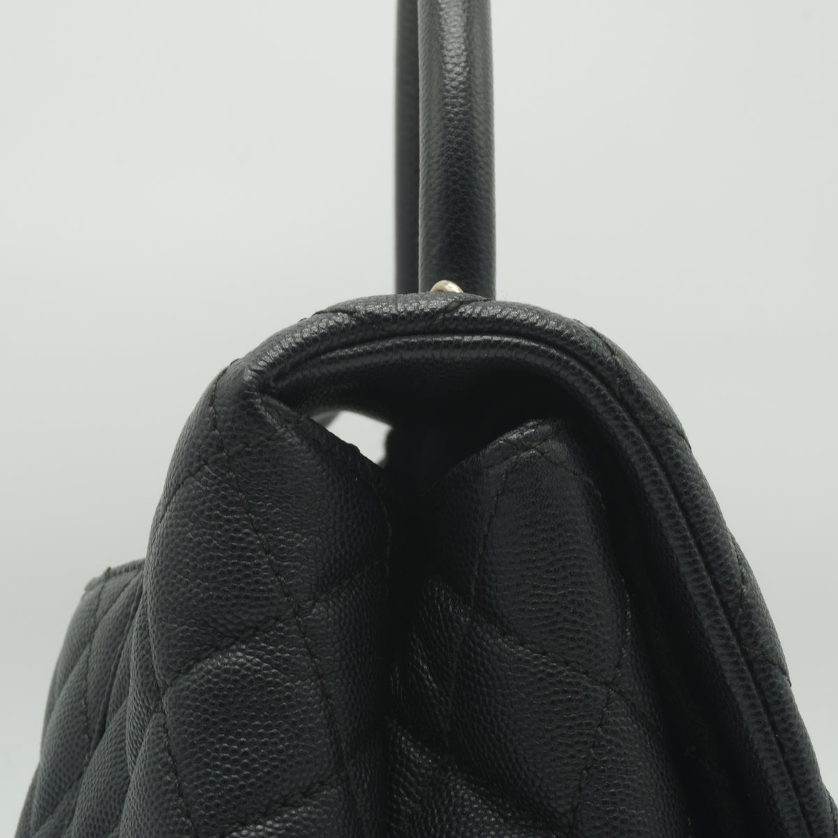 Chanel Coco Handle Caviar Black Medium GHW